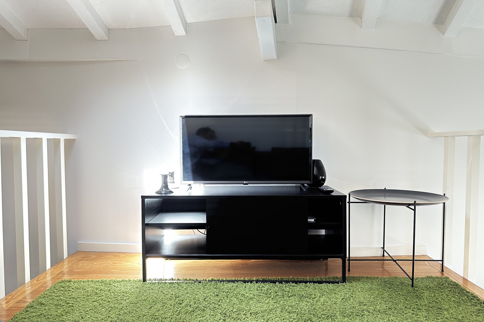 Charming 2-Bedroom Apartment in Porto