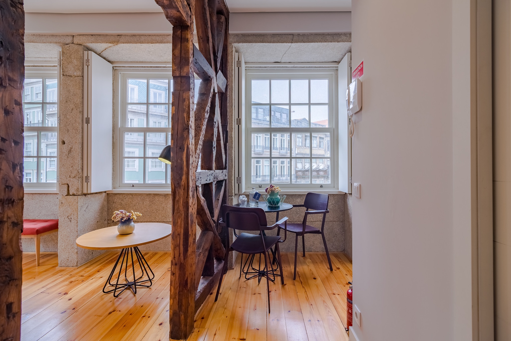 This charming apartment is thoughtfully designed to offer a comfortable and convenient stay for up to 3 people. It features 1 bedroom with a double bed and a sofa bed in the living area. The apartment is not pet-friendly but offers various additional services like laundry rental. The living room is equipped with a comfortable sofa, and there is a private balcony where guests can enjoy a peaceful moment. Wi-Fi access is free, providing a perfect space for work or leisure. With all these amenities, this apartment ensures a delightful and relaxing stay for its guests.

Located in the heart of the city, the apartment is just a short walk from popular tourist spots such as historic landmarks, vibrant cafes, and local markets. Public transport options are abundant, with the nearest metro station just 500 meters away, providing easy access to other parts of the city. Guests can explore the nearby attractions and enjoy the lively atmosphere of the city center. The location is ideal for those who wish to experience the best of the city, from local eateries to cultural gems, making it an excellent base for exploring Porto.

The apartment is fully equipped with an independent kitchen, featuring modern appliances like a refrigerator, oven, coffee maker, and microwave. The bathroom includes a shower, offering both comfort and practicality. For convenience, essential amenities such as towels, bed linens, and toiletries are provided. This apartment is perfect for guests who wish to enjoy a homely, self-sufficient stay while being in close proximity to the cityâ€™s main attractions.