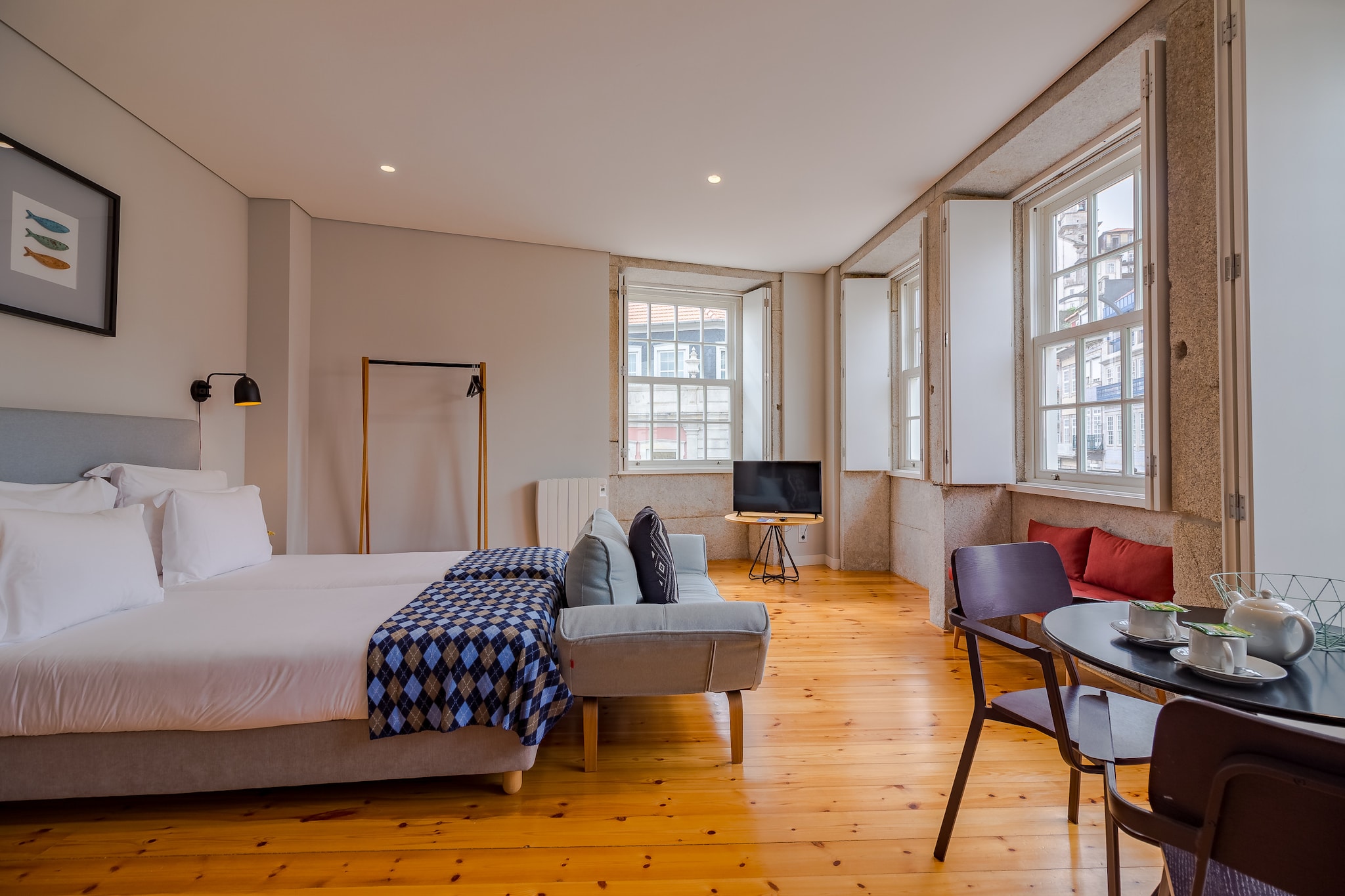 Elevator, Kitchen(electric kettle, toaster, coffee machine, microwave, fridge-freezer, dishes and cutlery, Cooking basics), Living/bed room(single bed, single bed, TV(satellite), dining table(2 persons), seating area), bathroom(shower, washbasin, toilet, hairdryer), Internet access, air conditioning, iron