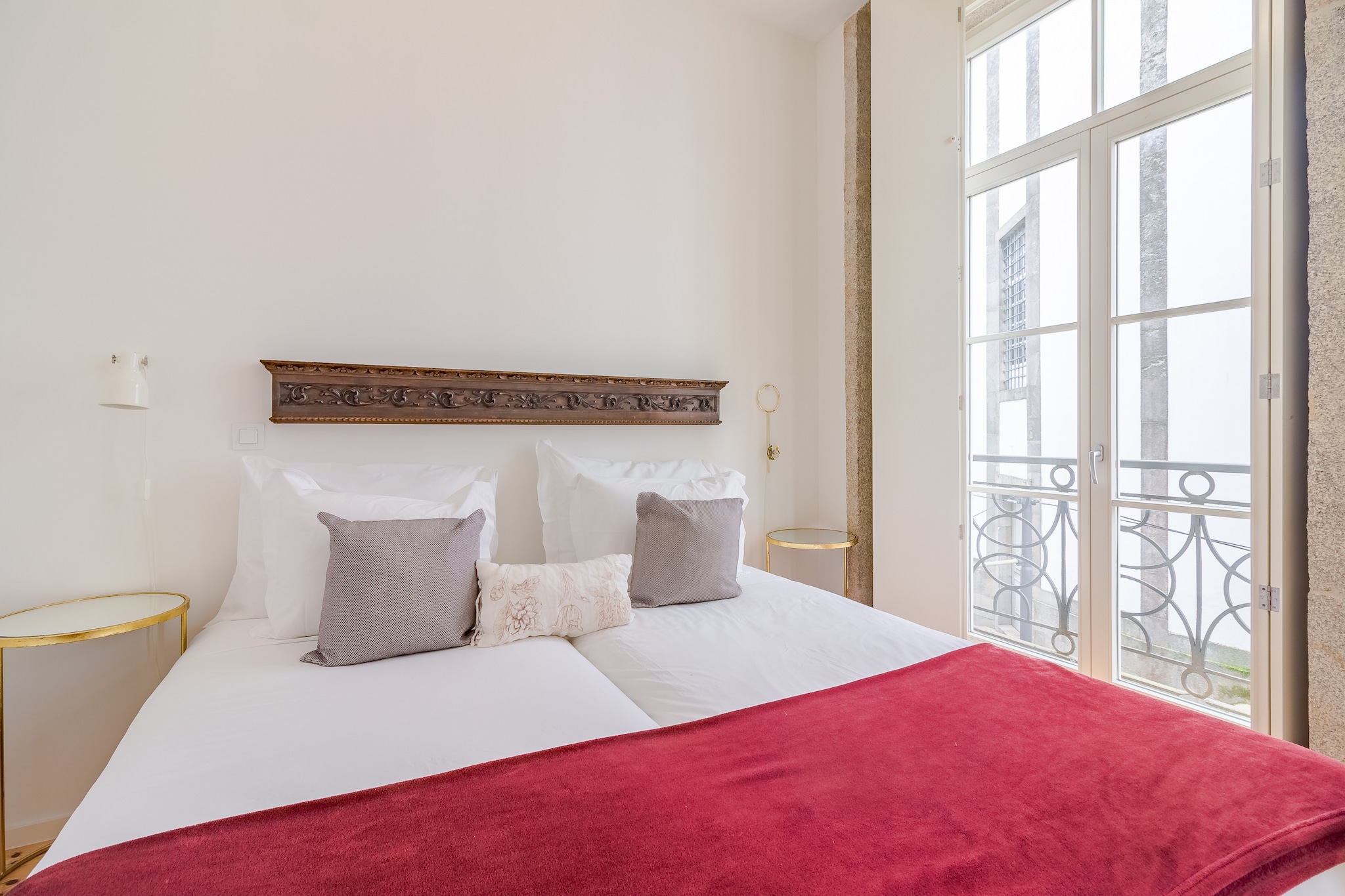 open kitchen(electric kettle, toaster, coffee machine, oven, microwave, fridge-freezer, dishes and cutlery), Living/bed room(single bed, single bed, TV(satellite), dining table, seating area), bathroom(shower, hairdryer), Internet access, balcony, heating(electric), air conditioning, iron