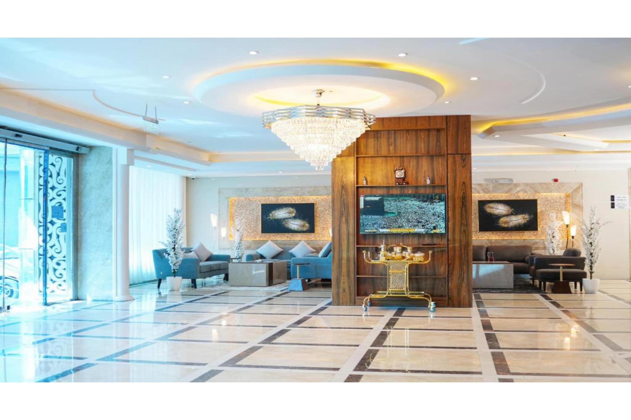 Ground floor: (bedroom(double bed, TV, seating area, electric kettle, air conditioning, telephone), bathroom(bathtub or shower, shower, toilet, bidet, hairdryer, Towels incl., shampoo, body soap))