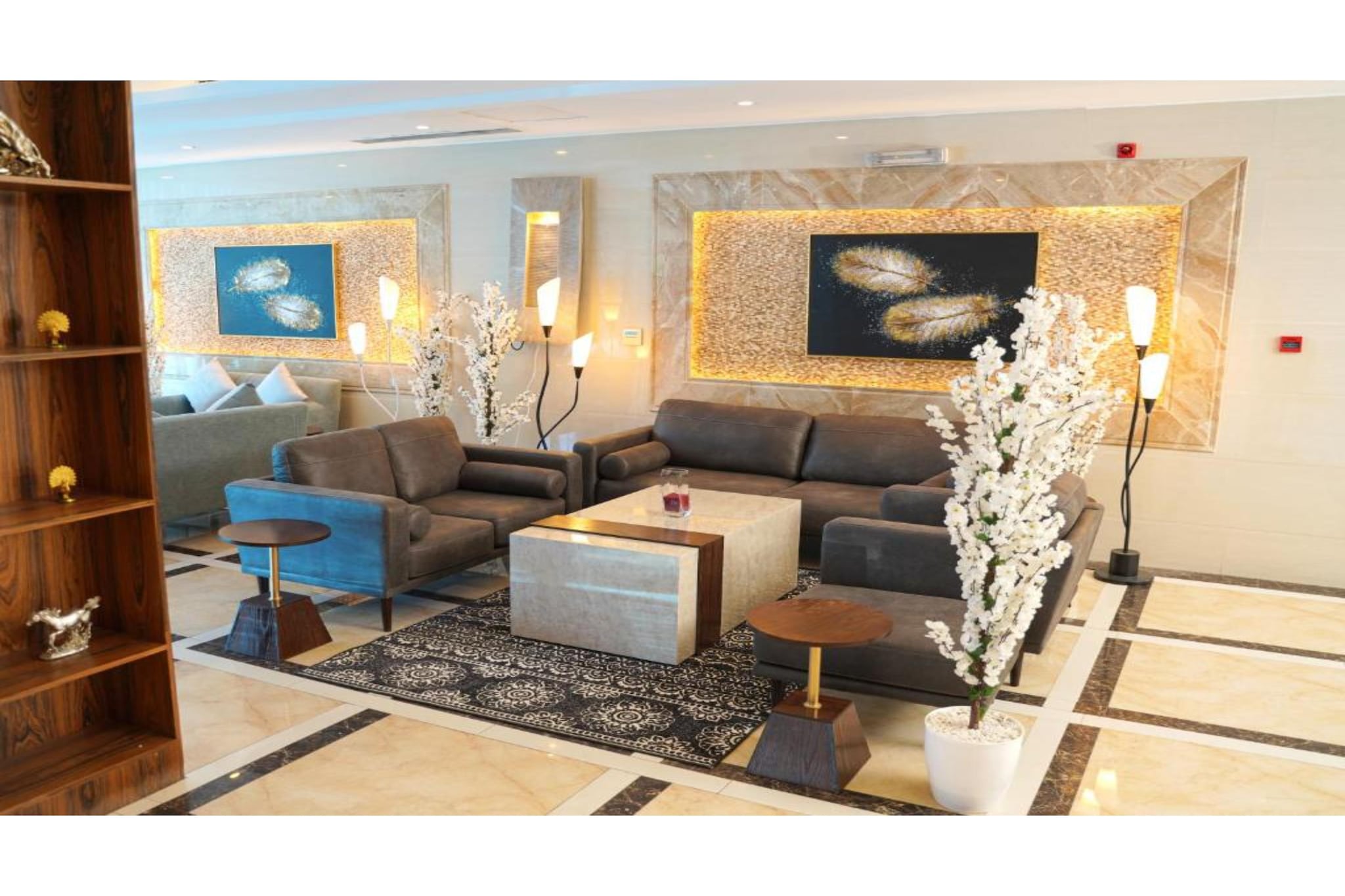 Premium Grand Suite| Luxe Palette Credi Stay