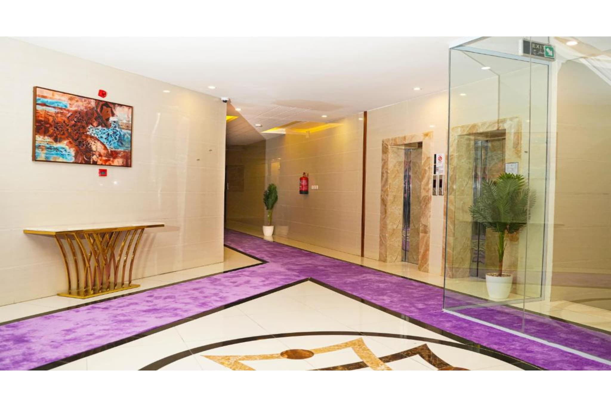 Premium Grand Suite| Luxe Palette Credi Stay