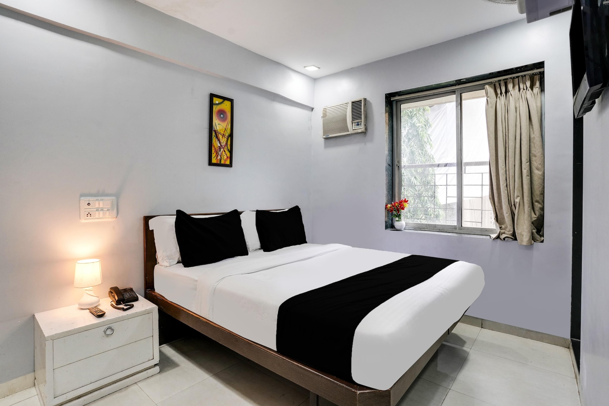 Conveniently set in the Andheri district of Mumbai, Cozy Stays at Andheri Near Mumbai Airport is located 5.5 km from Phoenix Market City Mall, 5.8 km from Bombay Exhibition Centre and 5.9 km from Prithvi Theatre. Featuring a shared lounge, the 4-star hotel has air-conditioned rooms with free WiFi, each with a private bathroom. The accommodation provides room service and a 24-hour front desk for guests.

Guest rooms at the hotel are equipped with a seating area and a flat-screen TV with satellite channels. All rooms include a desk.

Cozy Stays at Andheri Near Mumbai Airport offers an Ã  la carte or vegetarian breakfast. At the accommodation you will find a restaurant serving Indian cuisine.

ISKCON is 6.1 km from Cozy Stays at Andheri Near Mumbai Airport, while Powai Lake is 6.3 km away. Chhatrapati Shivaji International Mumbai Airport is 3 km from the property.

Unmarried couples are warmly welcome at this property.
Guests with local ID proof are warmly welcome.
Early Check-In Policy: A full dayâ€™s room rate will be charged for check-ins before 6:00 AM. Complimentary early check-in is available between 6:00 AM and 10:00 AM, subject to room availability.
Check-in is only available to guests aged 18 and above. Please provide a government-issued ID to confirmÂ yourÂ age.
