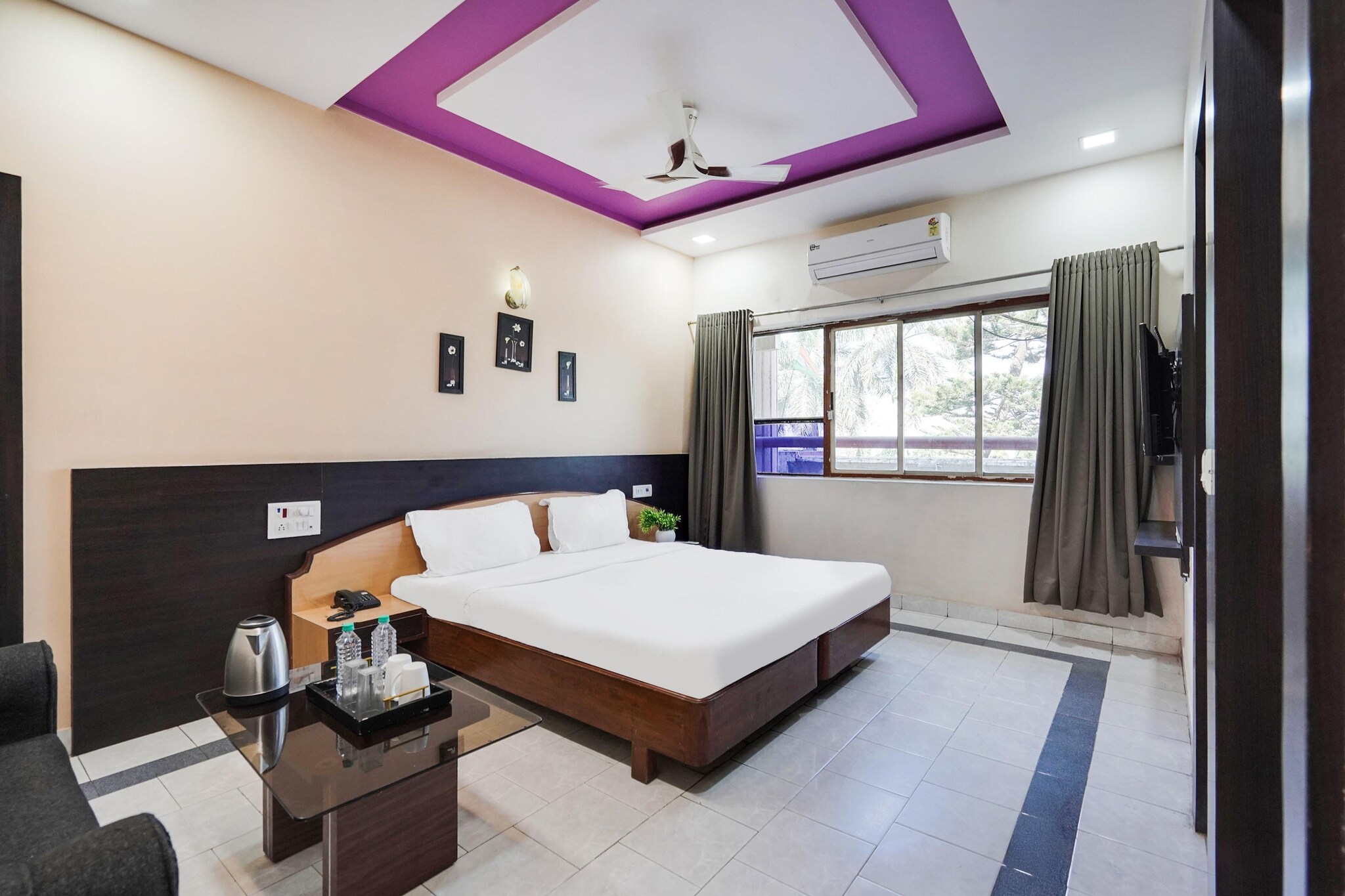 Elegant Escape in Palette Bhimpore Daman has a seasonal outdoor swimming pool, shared lounge, a restaurant and bar in JÄmb. Among the facilities at this property are room service and a 24-hour front desk, along with free WiFi throughout the property. The hotel features family rooms.
The rooms at the hotel are fitted with a seating area, a flat-screen TV with satellite channels and a private bathroom with free toiletries and a bath or shower. The units at Palette Bhimpore Daman Formerly Hotel Hilltop have air conditioning and a desk.

Unmarried couples are warmly welcome at this property.
Guests with local ID proof are warmly welcome.
Apologies, but we are currently unable to host foreign nationals at this property.

Early Check-In Policy: A full dayâ€™s room rate will be charged for check-ins before 6:00 AM. Complimentary early check-in is available between 6:00 AM and 10:00 AM, subject to room availability.
Check-in is only available to guests aged 18 and above. Please provide a government-issued ID to confirmÂ yourÂ age.