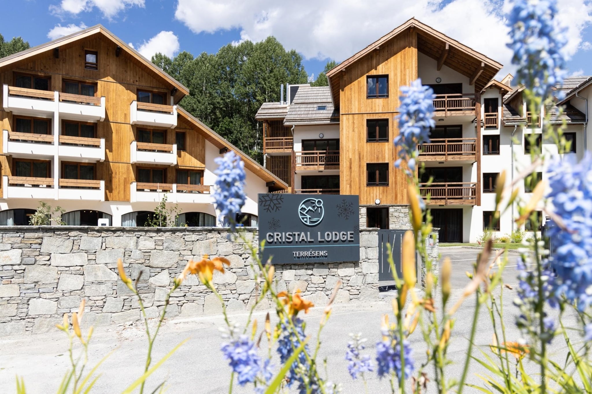 SERRE CHEVALIER Le Cristal Lodge-A40P-Buitenkant zomer