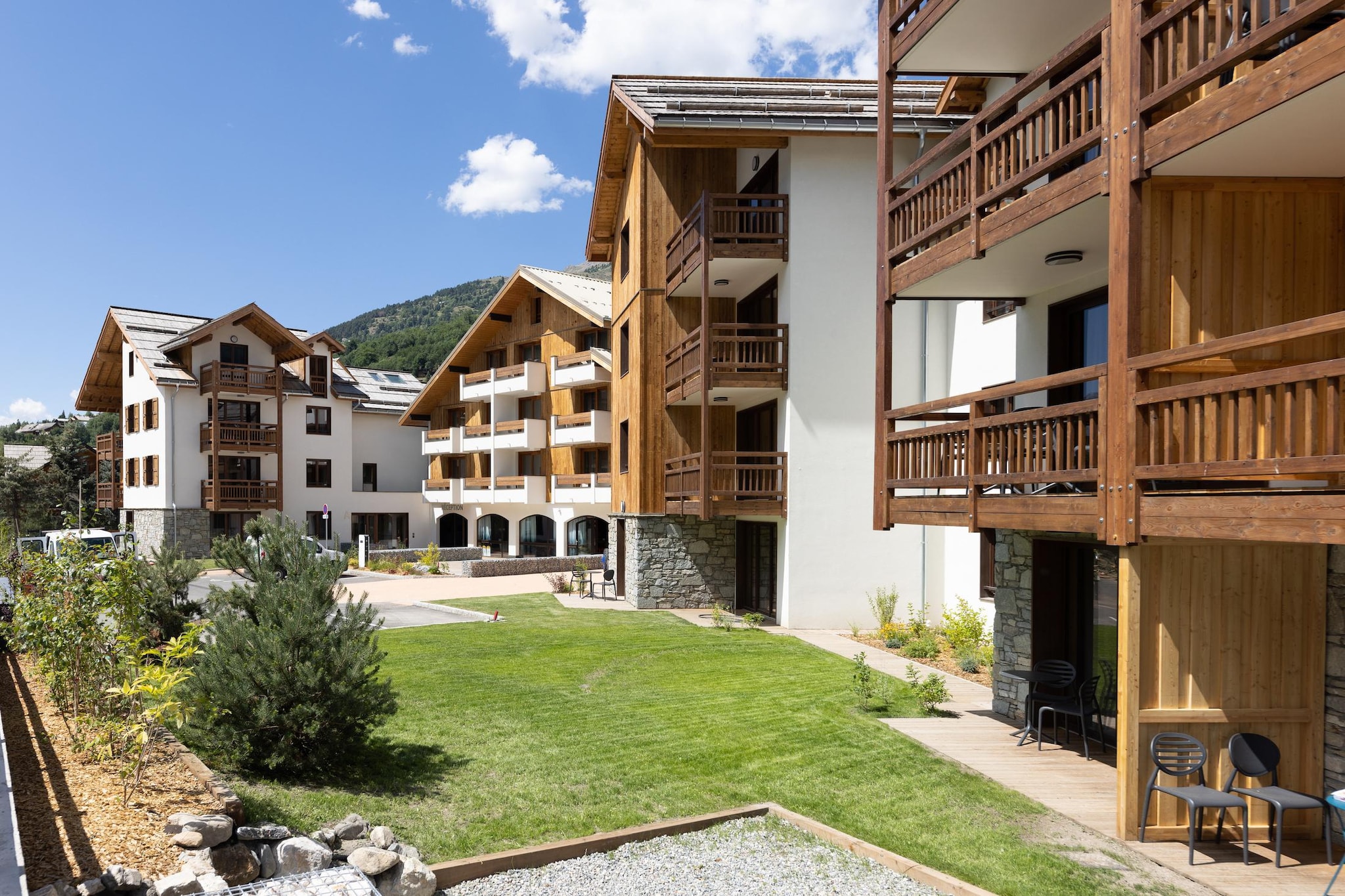 Le Cristal Lodge-R3TS-Buitenkant zomer