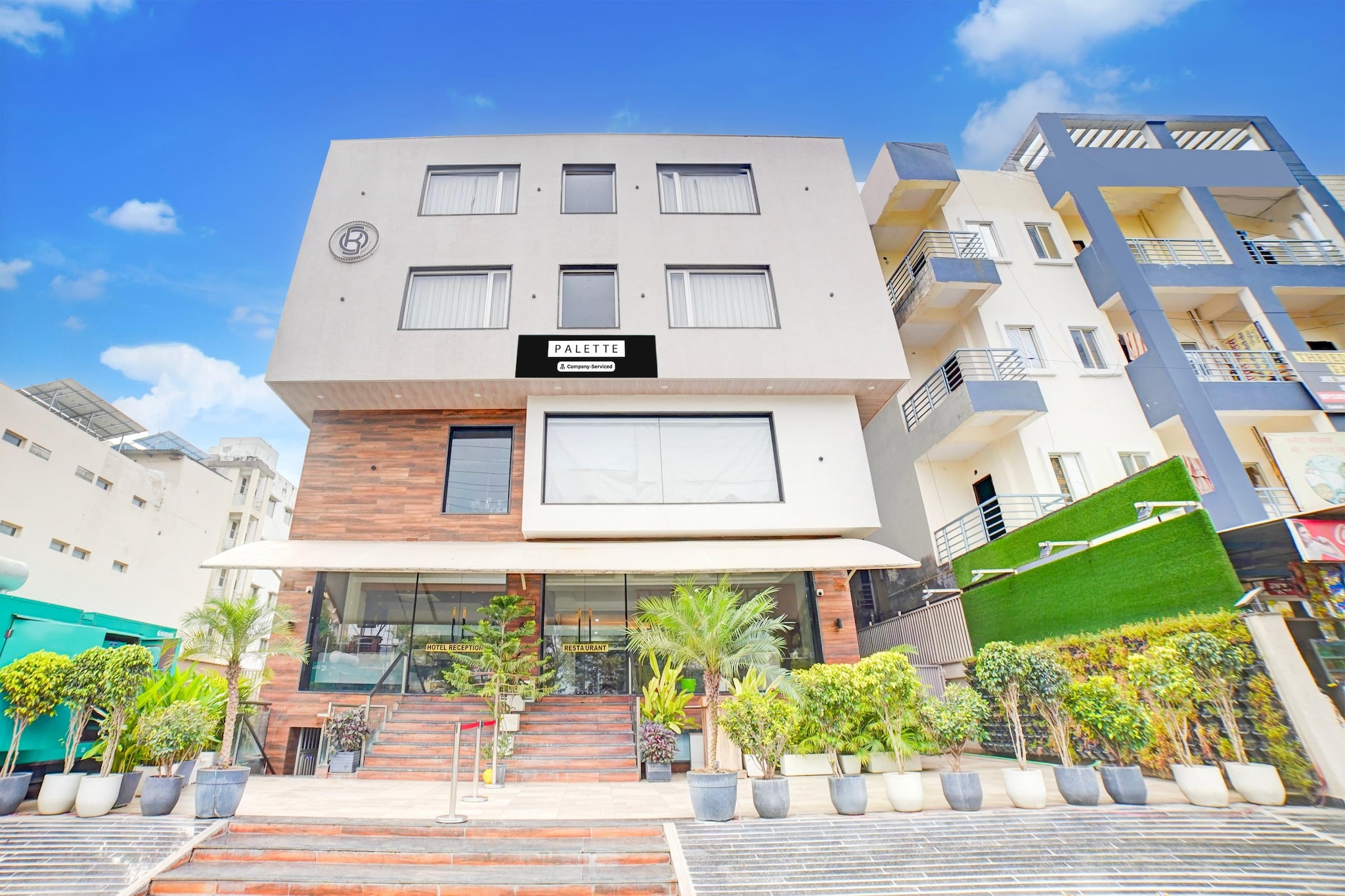 Luxirious Stays at Palette Patel Nagar