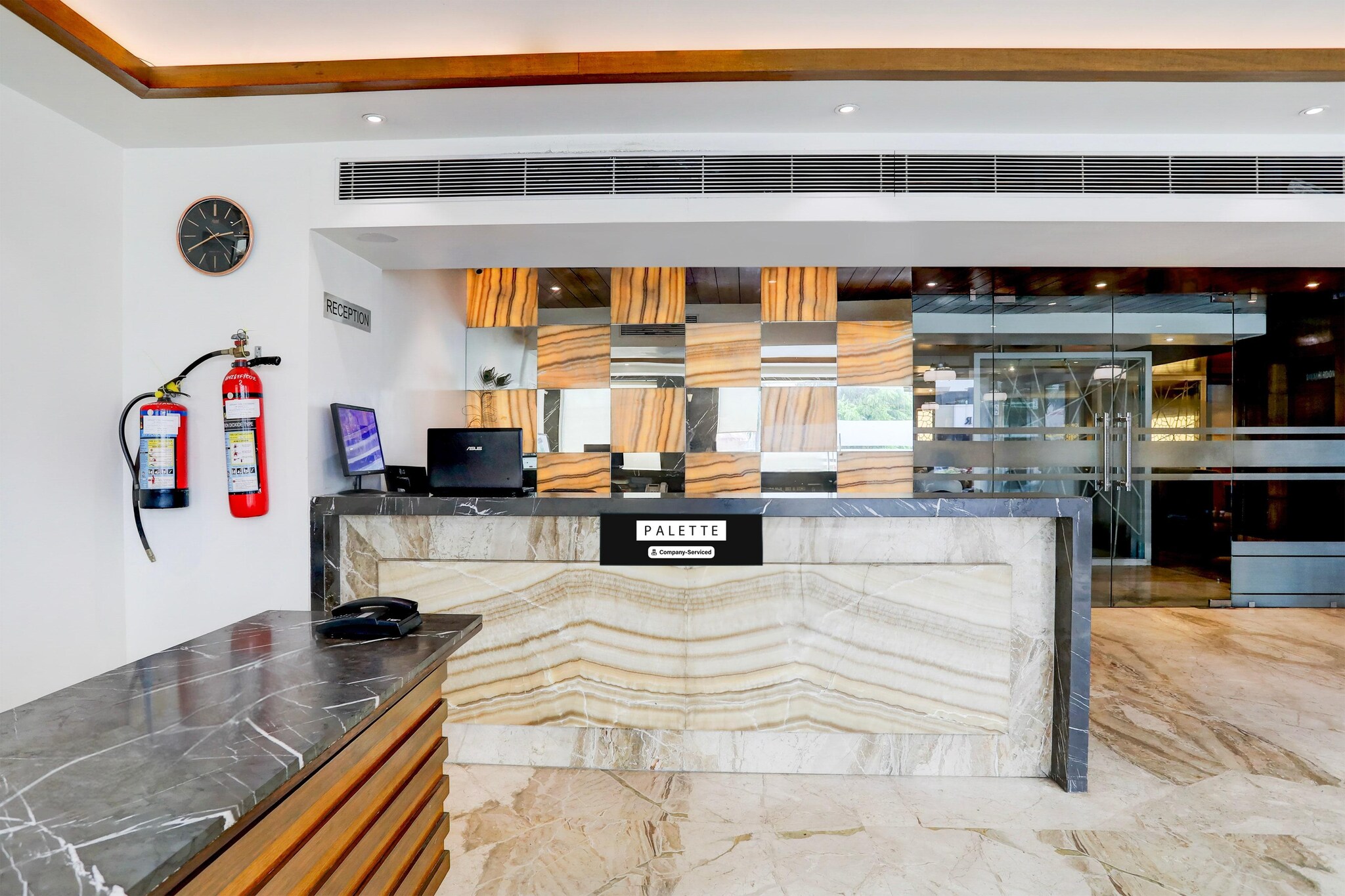 Ground floor: (bedroom(double bed, Floor mattress), bathroom, TV, seating area, electric kettle, bathtub or shower, shower, washbasin, toilet, air conditioning, lift, Towels incl., telephone, shampoo, body soap, hot water, Dedicated workspace, Water view)