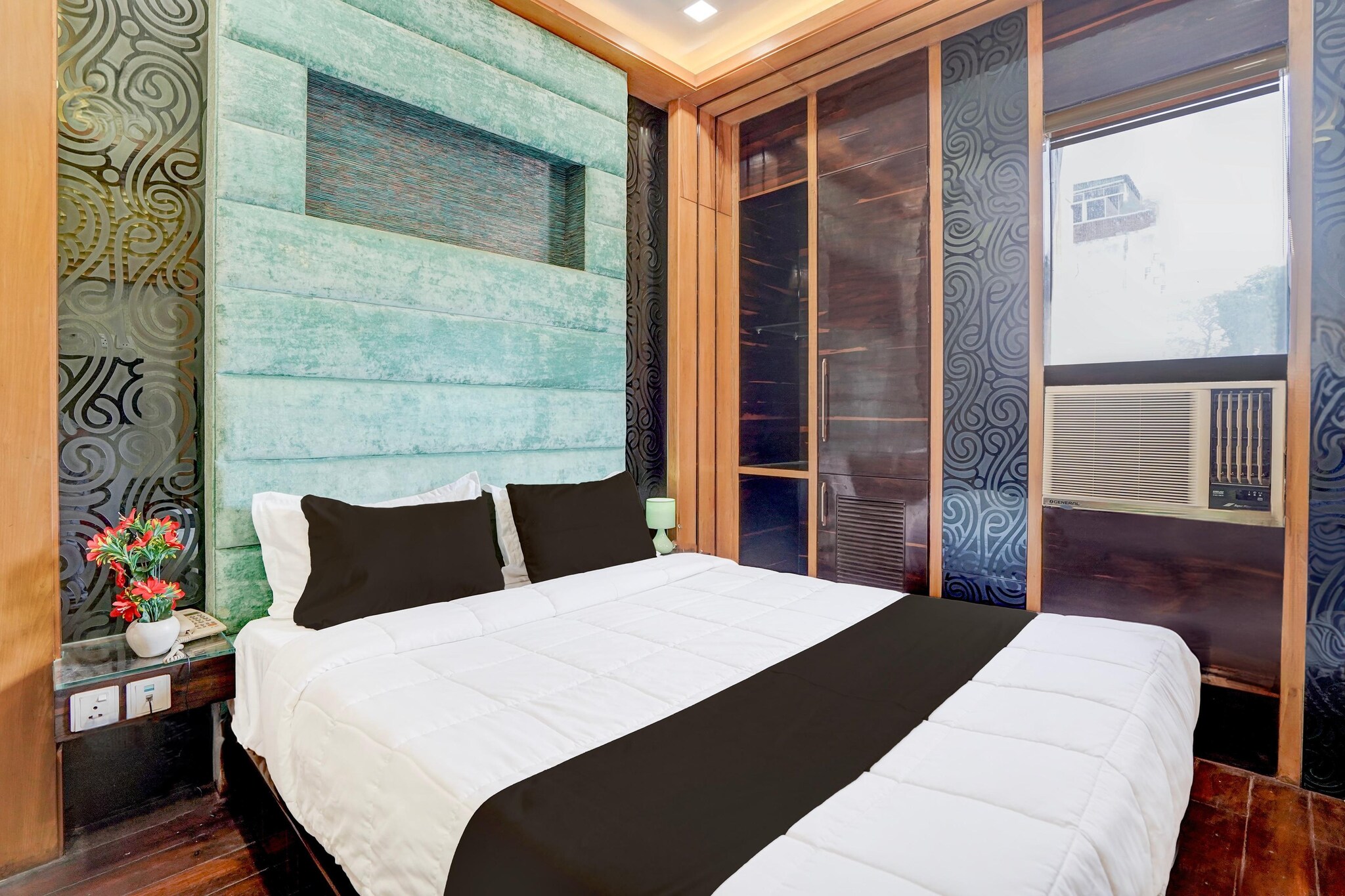 Located in KÄnpur, Uttar Pradesh region, Modern Comfort Stays at Swarop Nagar Kanpur is situated 6.9 km from KÄnpur Central Station. With free WiFi, this 5-star hotel offers room service and a 24-hour front desk. The hotel features family rooms.
All units at the hotel are equipped with a seating area, a flat-screen TV with satellite channels and a private bathroom with free toiletries and a bath or shower. All rooms at Modern Comfort Stays at Swarop Nagar Kanpur include air conditioning and a desk.
Kanpur Airport is 9 km away.
Unmarried couples are warmly welcome at this property.
Guests with local ID proof are warmly welcome.
Apologies, but we are currently unable to host foreign nationals at this property.
Early Check-In Policy: A full day’s room rate will be charged for check-ins before 6:00 AM. Complimentary early check-in is available between 6:00 AM and 10:00 AM, subject to room availability.
Check-in is only available to guests aged 18 and above. Please provide a government-issued ID to confirm your age.