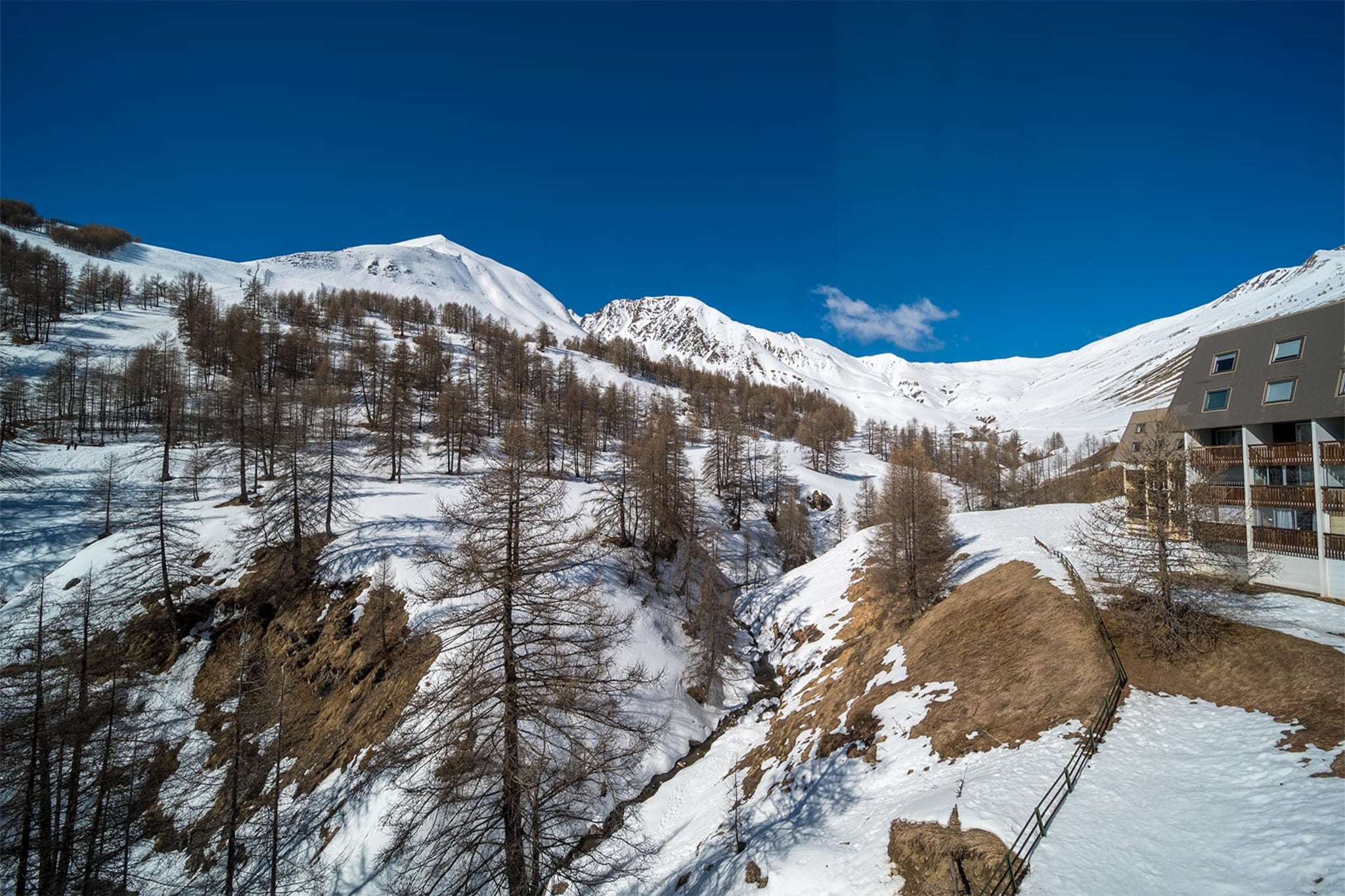 Apartment in Allos with Stunning Mountain Views