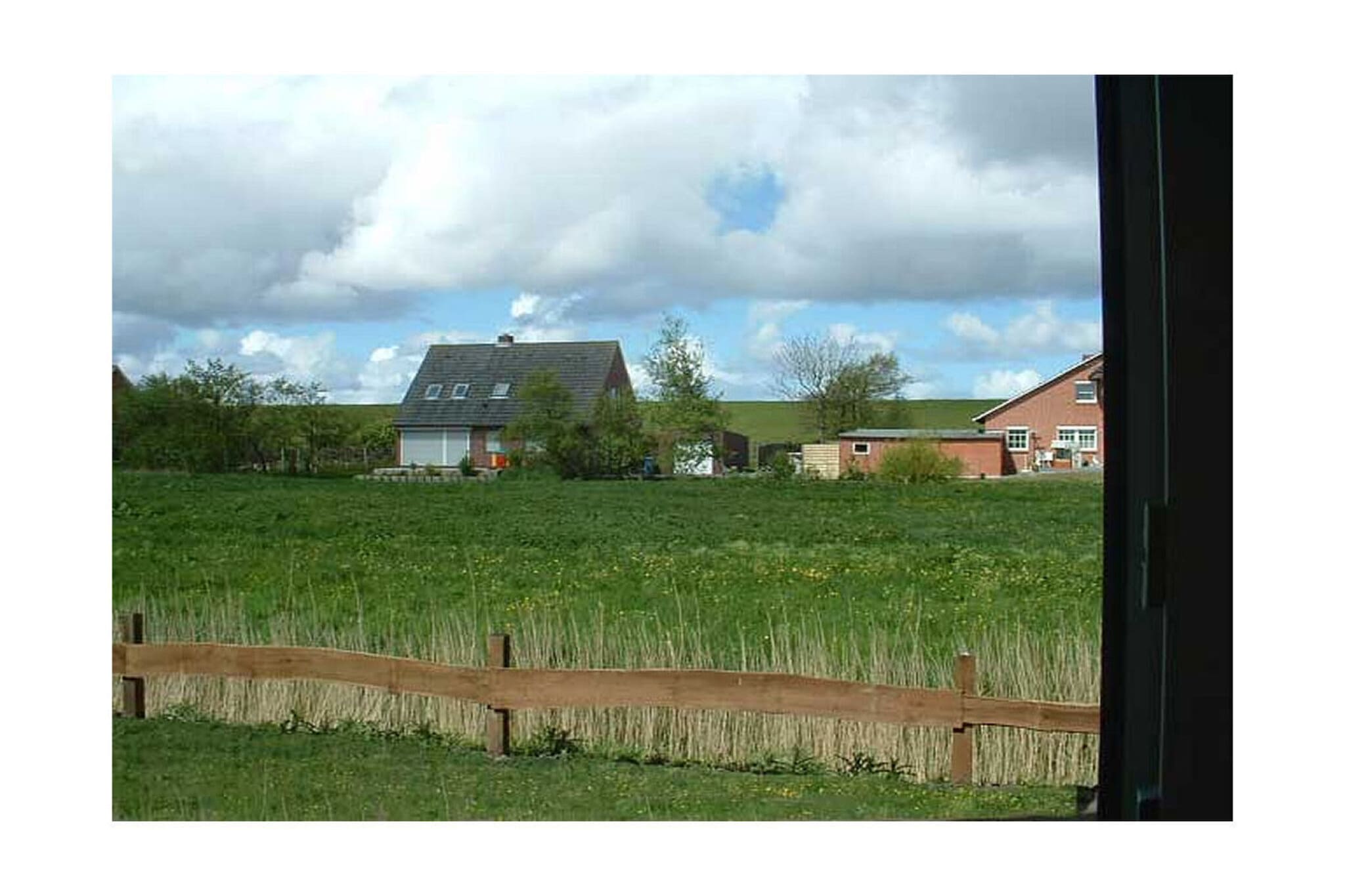 516889 - Buitenkant zomer