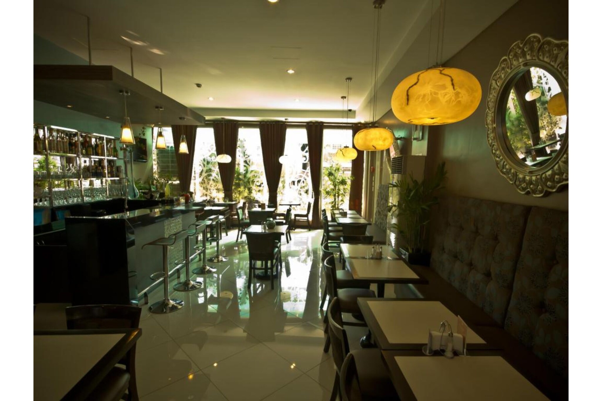 Romantic Double Nook in Avitel Townhouse