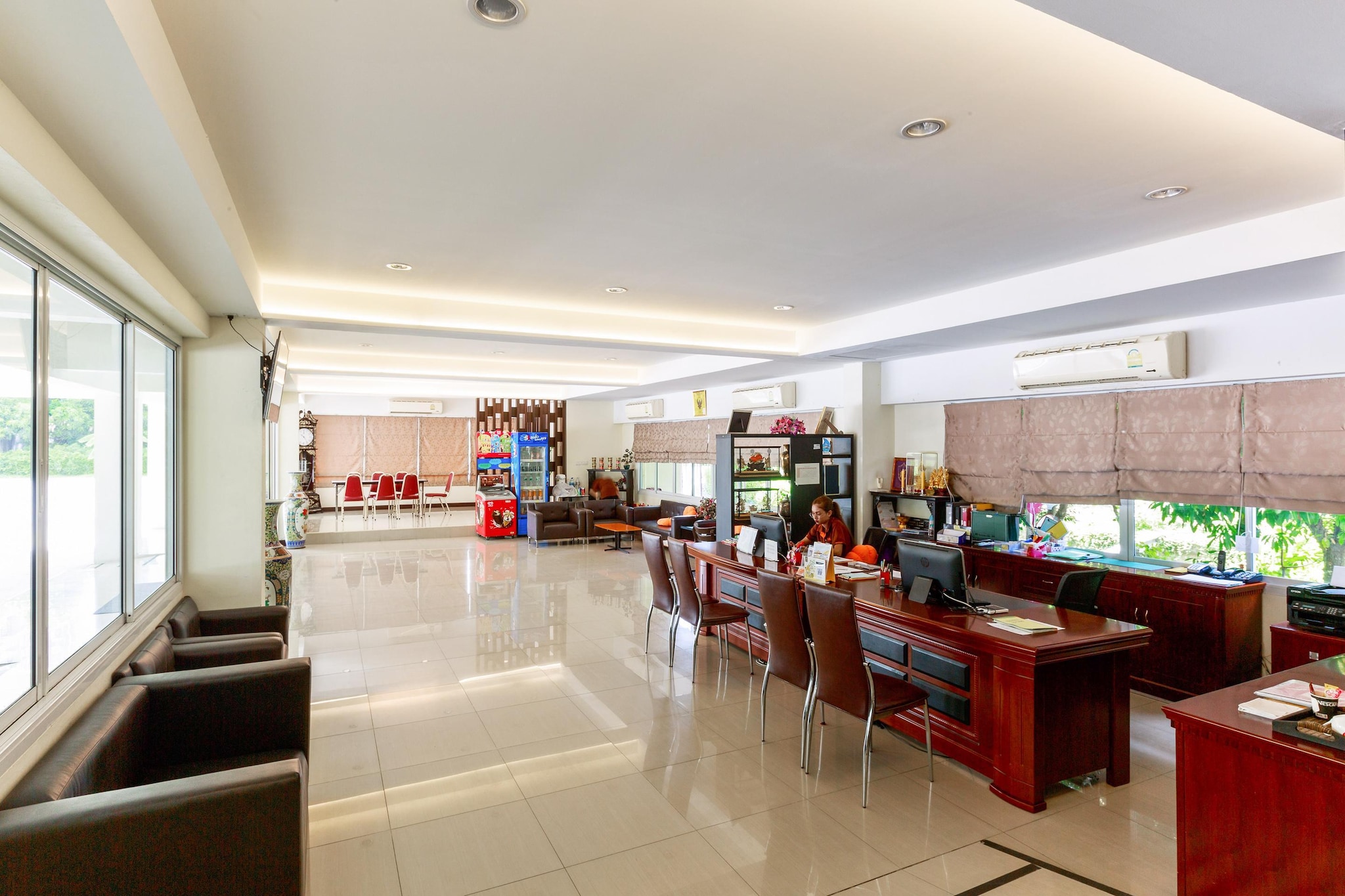 Ground floor: (bedroom(double bed, TV, seating area, air conditioning, Room-darkening shades), bathroom(shower, toilet, bidet, Towels incl., shampoo, body soap))