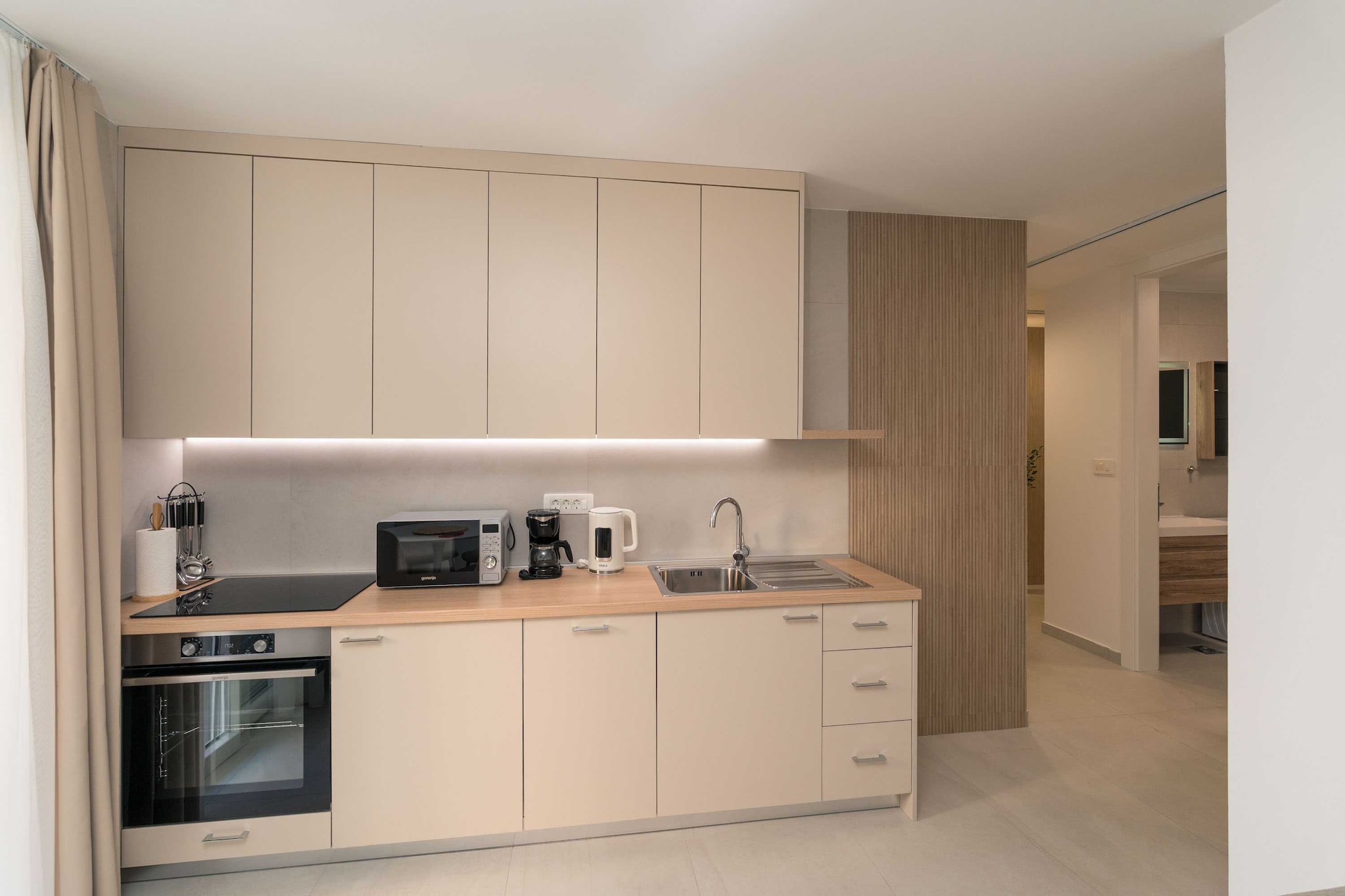 Modern City Escape with Balcony - Near the Ferry Port-Kitchen