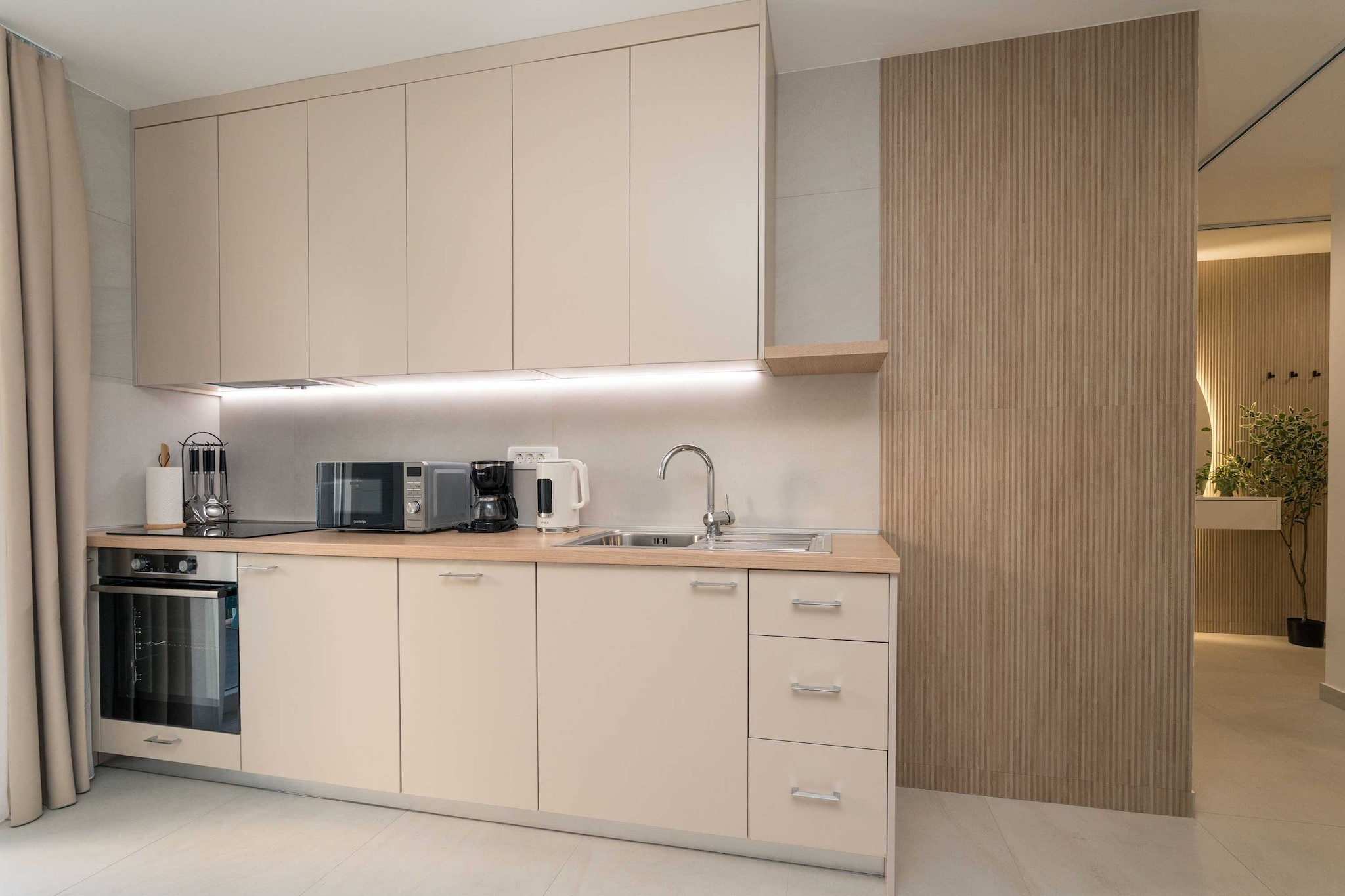 Modern City Escape with Balcony - Near the Ferry Port-Kitchen