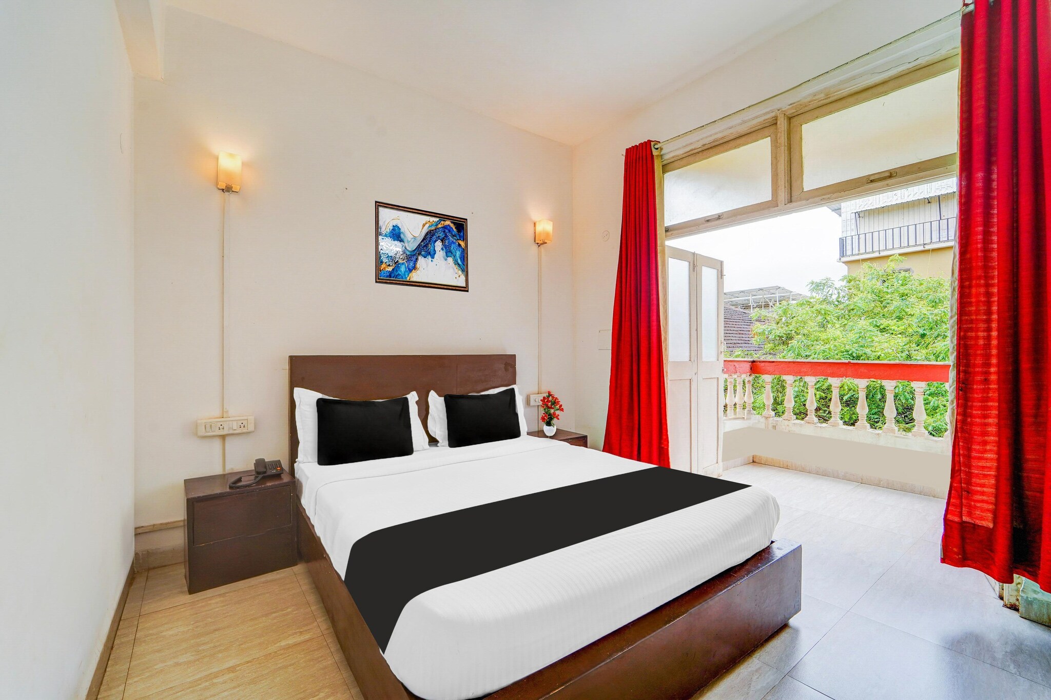 Ground floor: (bedroom(double bed, TV, seating area, air conditioning, telephone, Floor mattress), bathroom, bathtub or shower, shower, washbasin, toilet, Towels for a fee, shampoo, body soap, hot water)