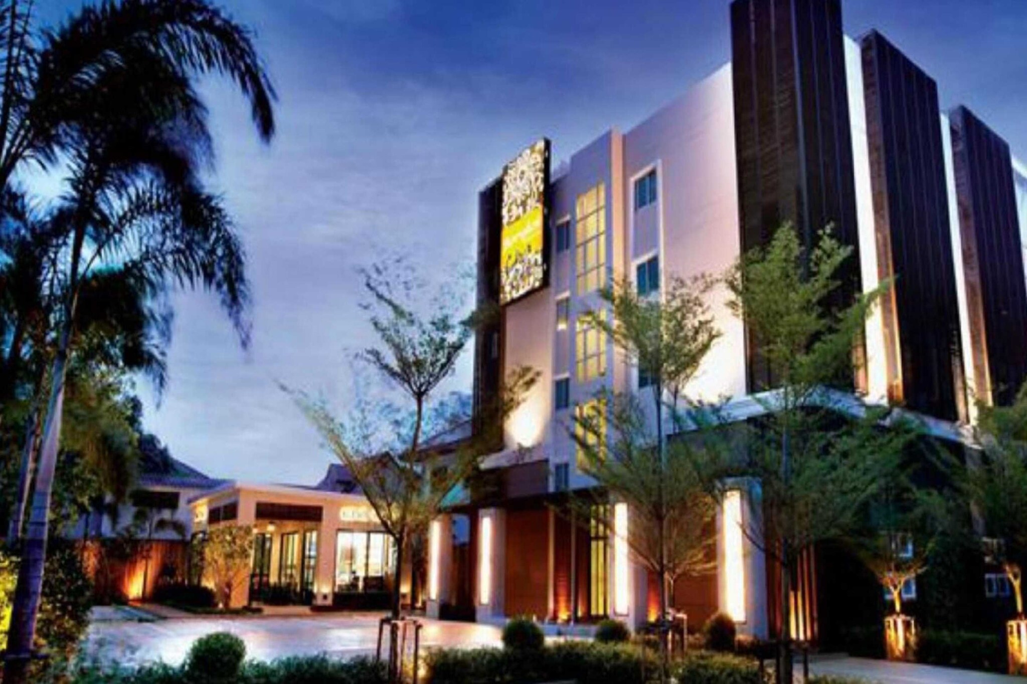 Stylish Deluxe DBL | Peaceful Bangkok Escape