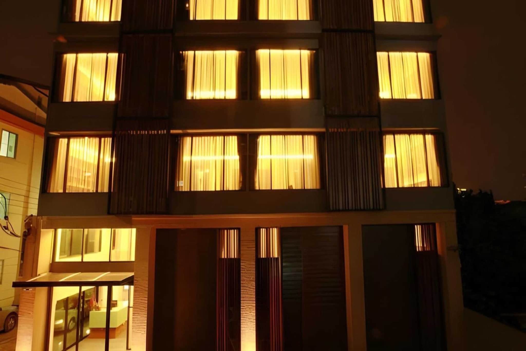 Stylish Deluxe DBL | Peaceful Bangkok Escape