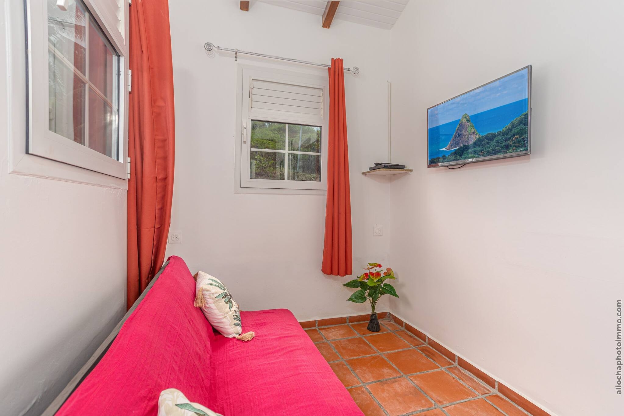 2 Bungalows avec Piscine-Woonkamer