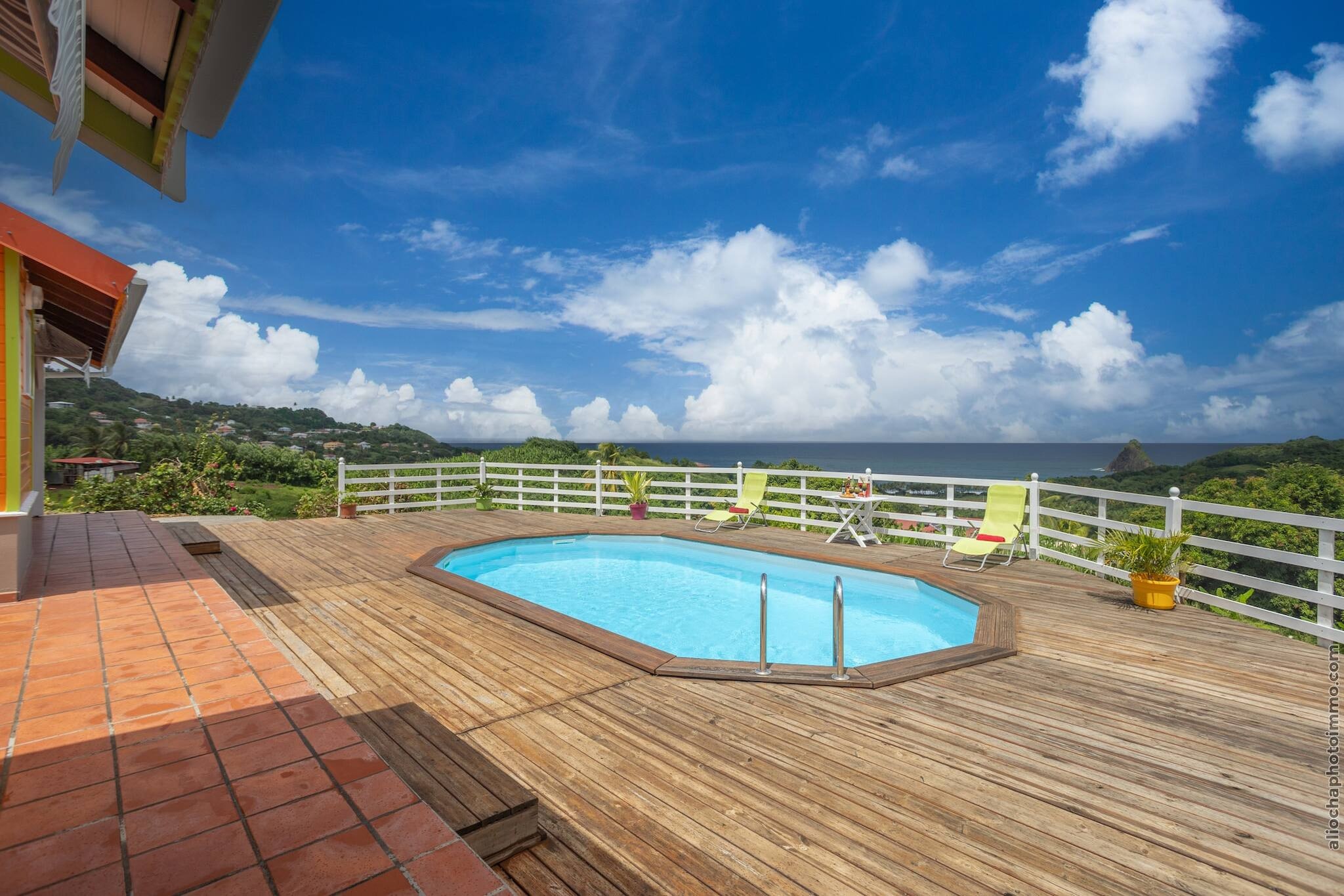 Bungalow avec piscine au cœur de la campagne Vert-Schwimmbad
