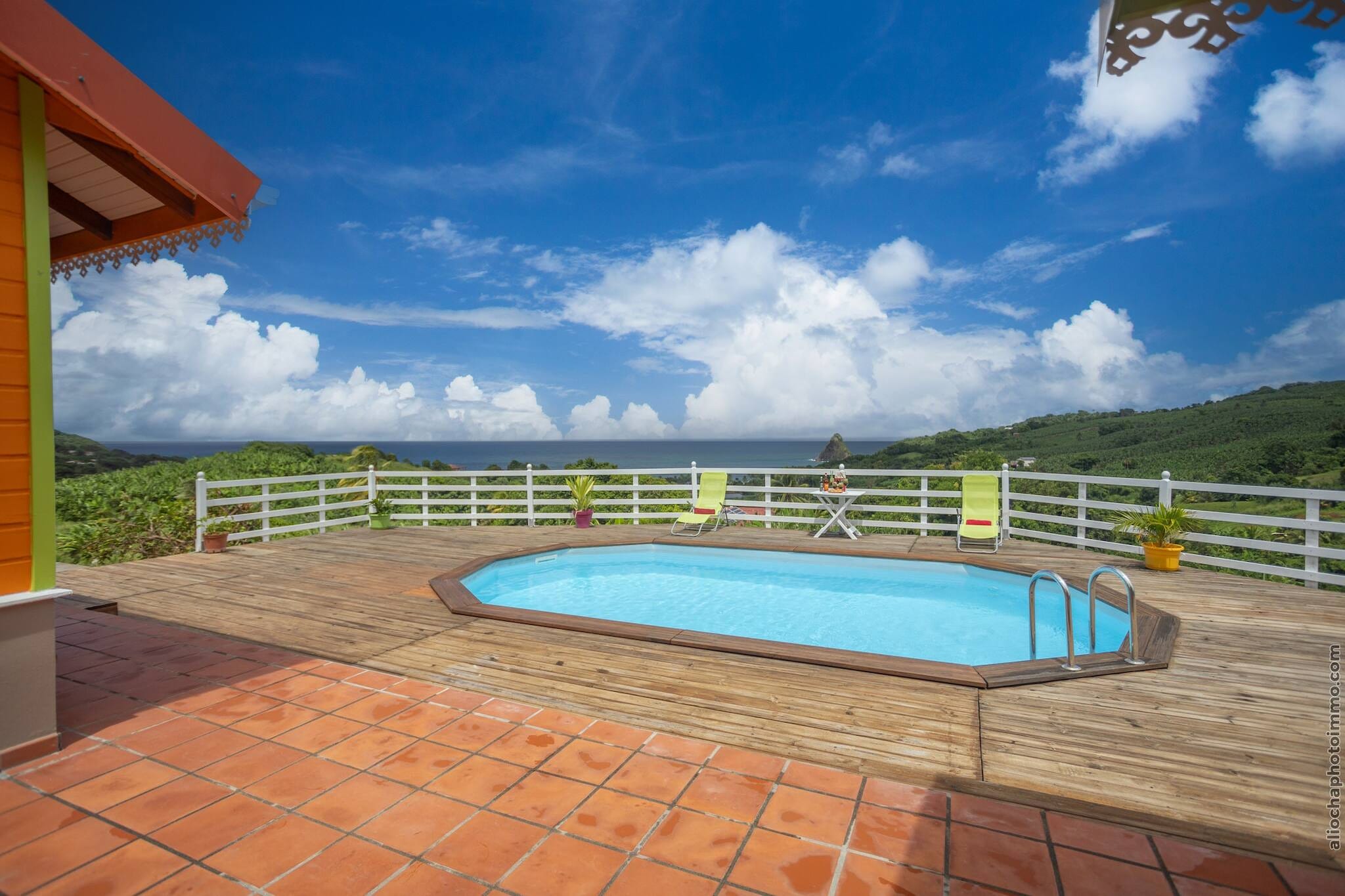 Bungalow avec piscine au cœur de la campagne Vert-Schwimmbad