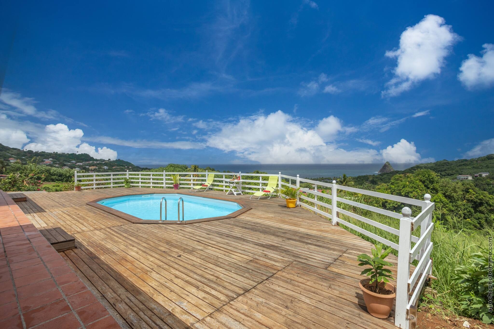 Bungalow avec piscine au cœur de la campagne Vert-Schwimmbad