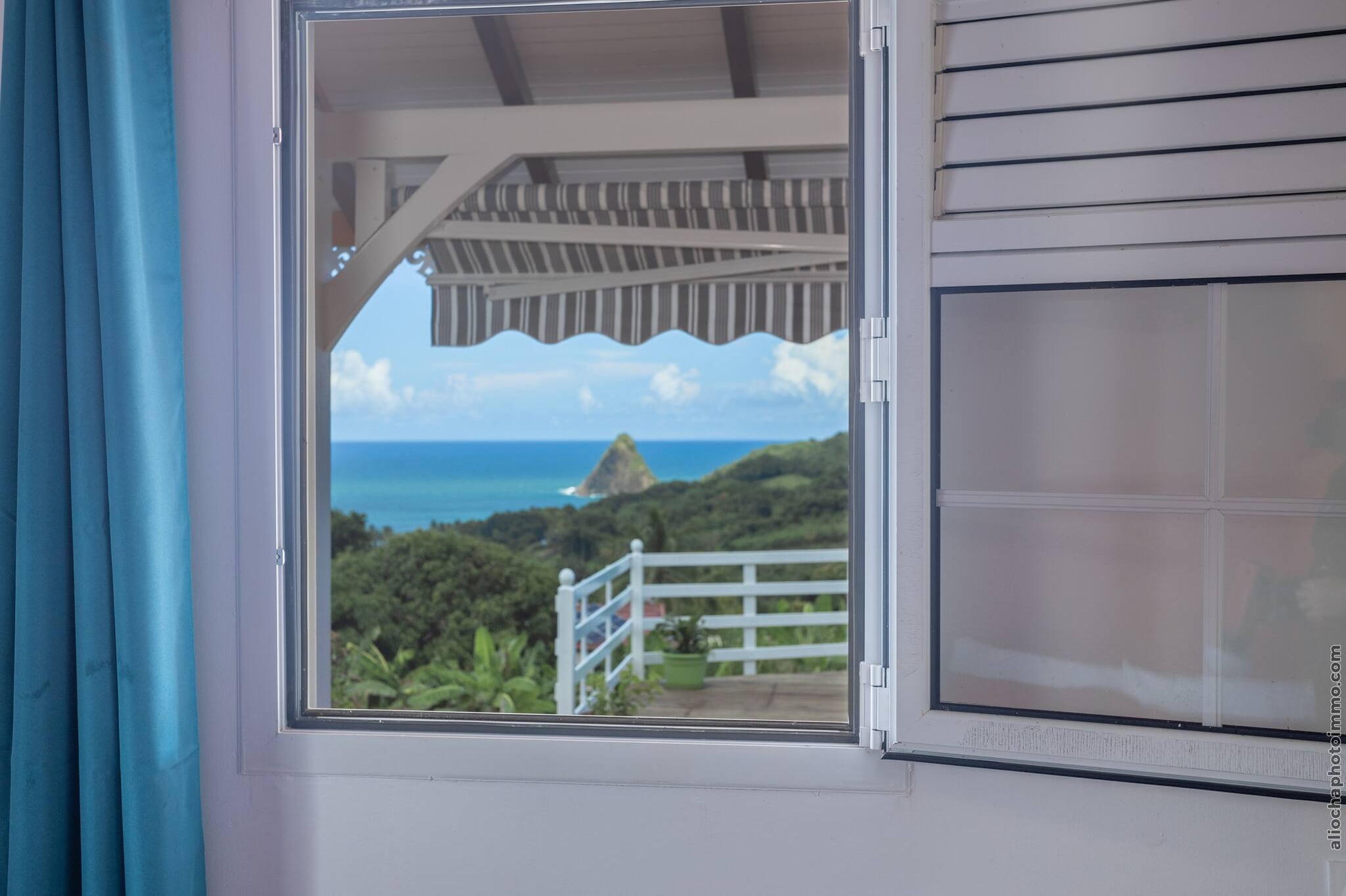 Bungalow avec piscine au cœur de la Campagne Oge-Aussicht Sommer