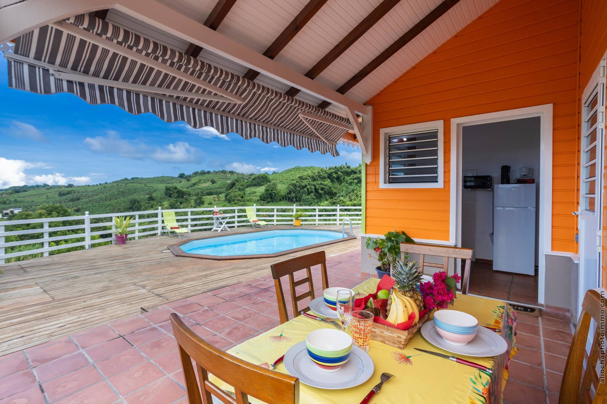 Bungalow avec piscine au cœur de la Campagne Oge-Terrassenbalkon