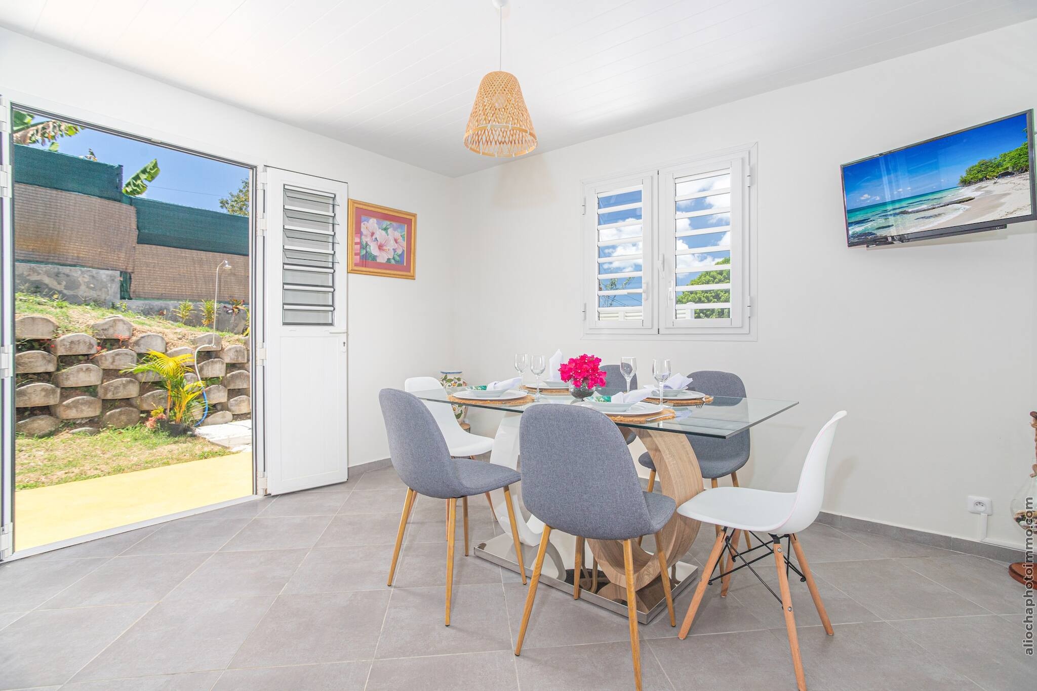 Bungalow Chic : Vue Mer & Montagne (Orange)-Eetkamer