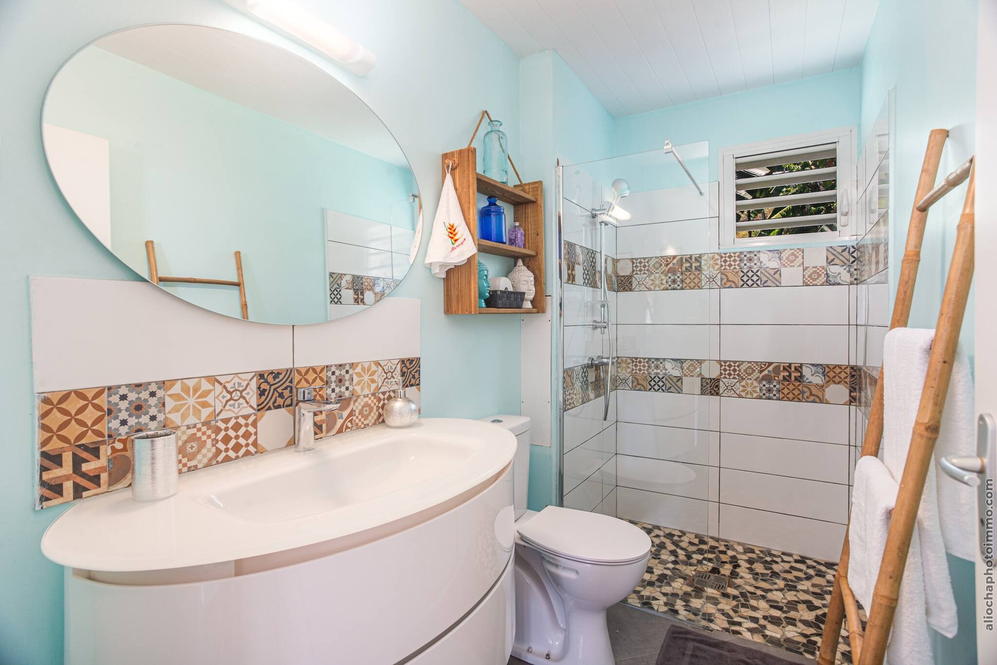 Bungalow Chic : Vue Mer & Montagne (Orange)-Badkamer