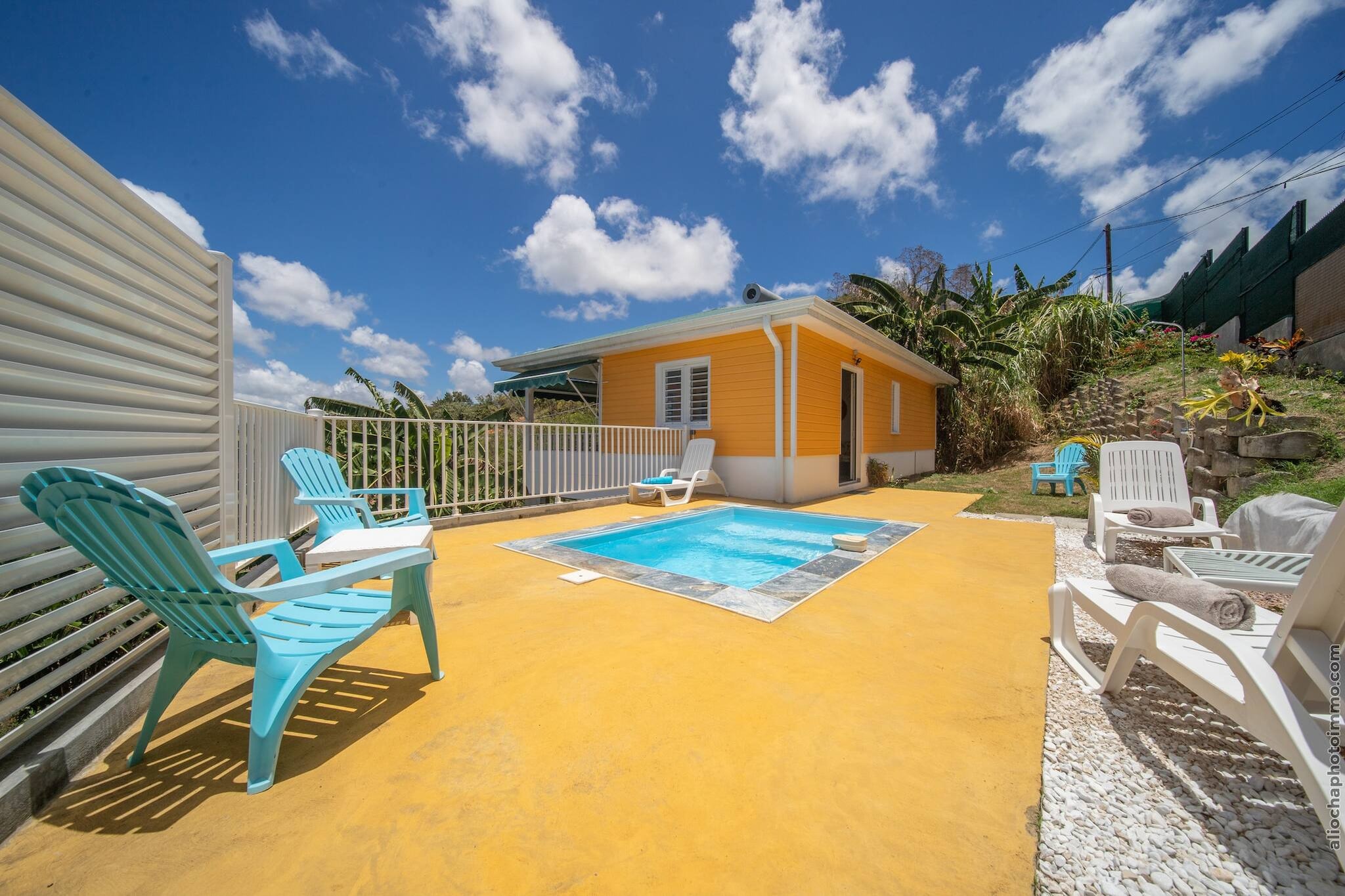 Bungalow Chic : Vue Mer & Montagne (Orange)-Buitenkant zomer