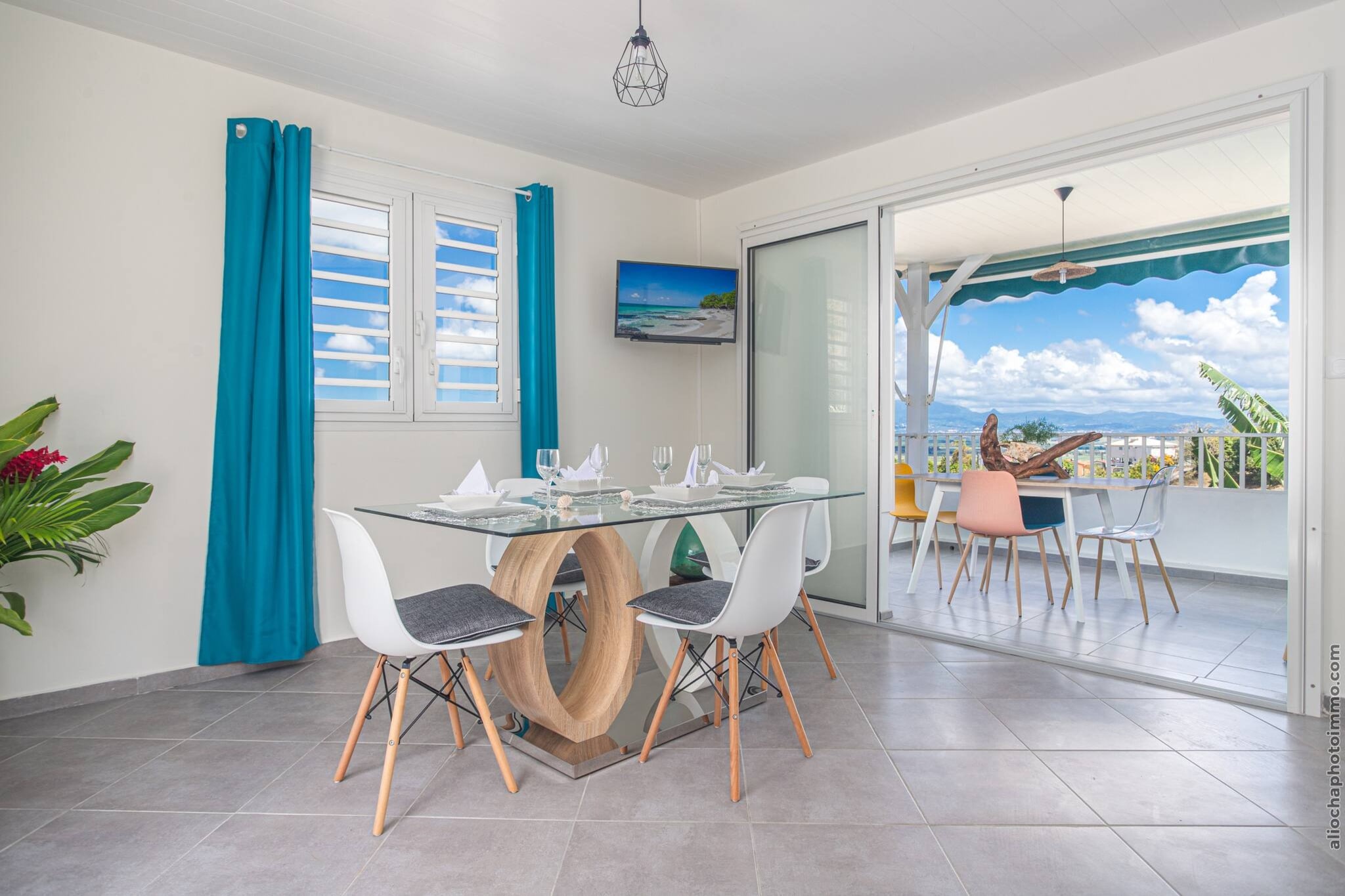 Bungalow Chic : Vue Mer & Montagne (Bleu)