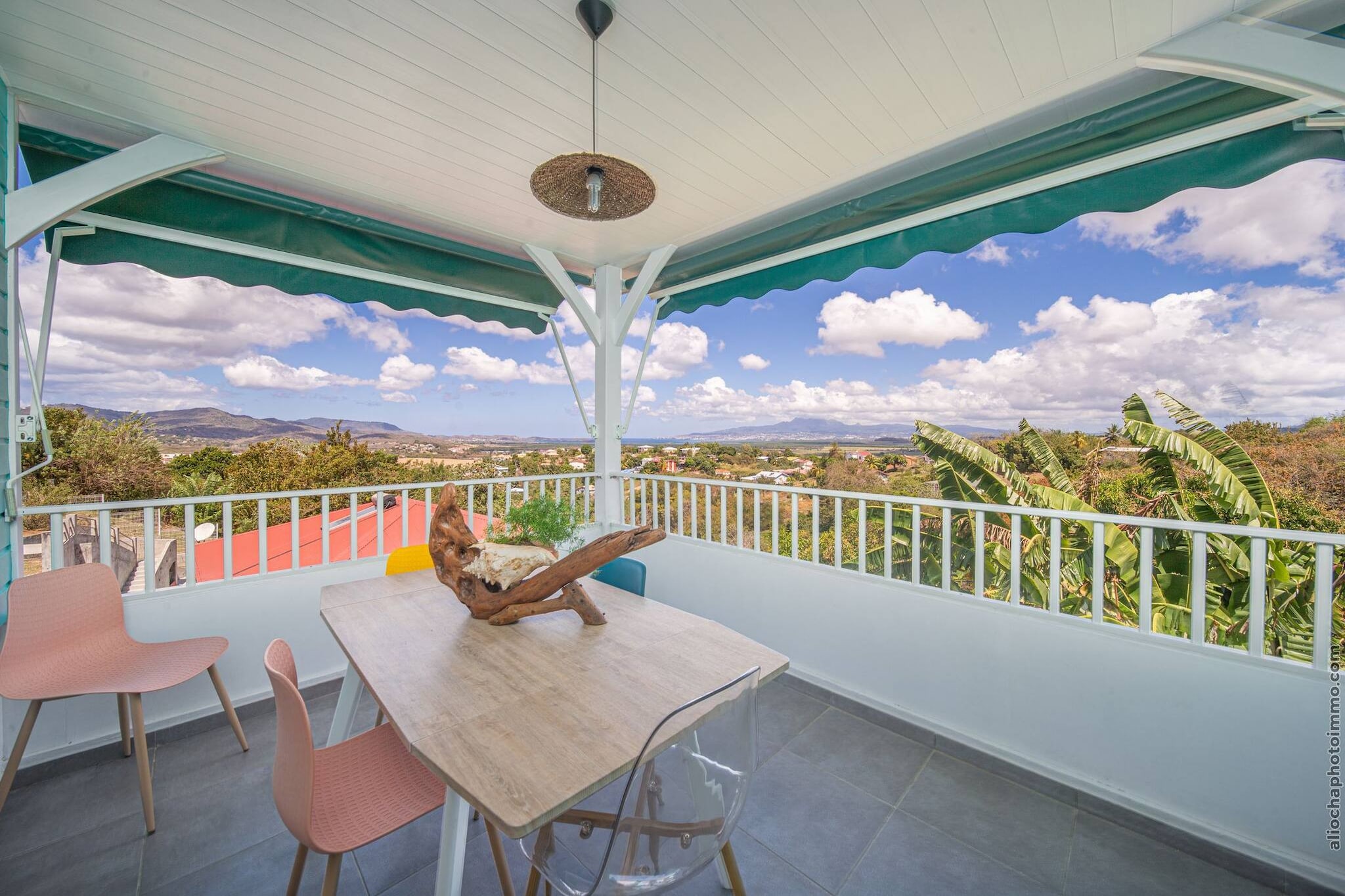 2 Bungalows avec 2 Piscines : Vue Mer (Bleu & Oge)-Terrasbalkon