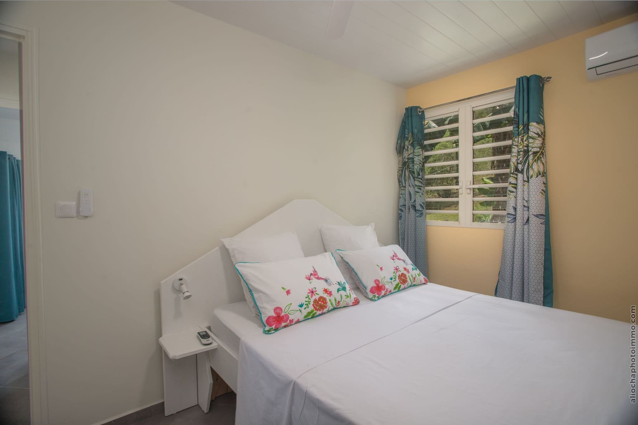 2 Bungalows avec 2 Piscines : Vue Mer (Bleu & Oge)-Slaapkamer