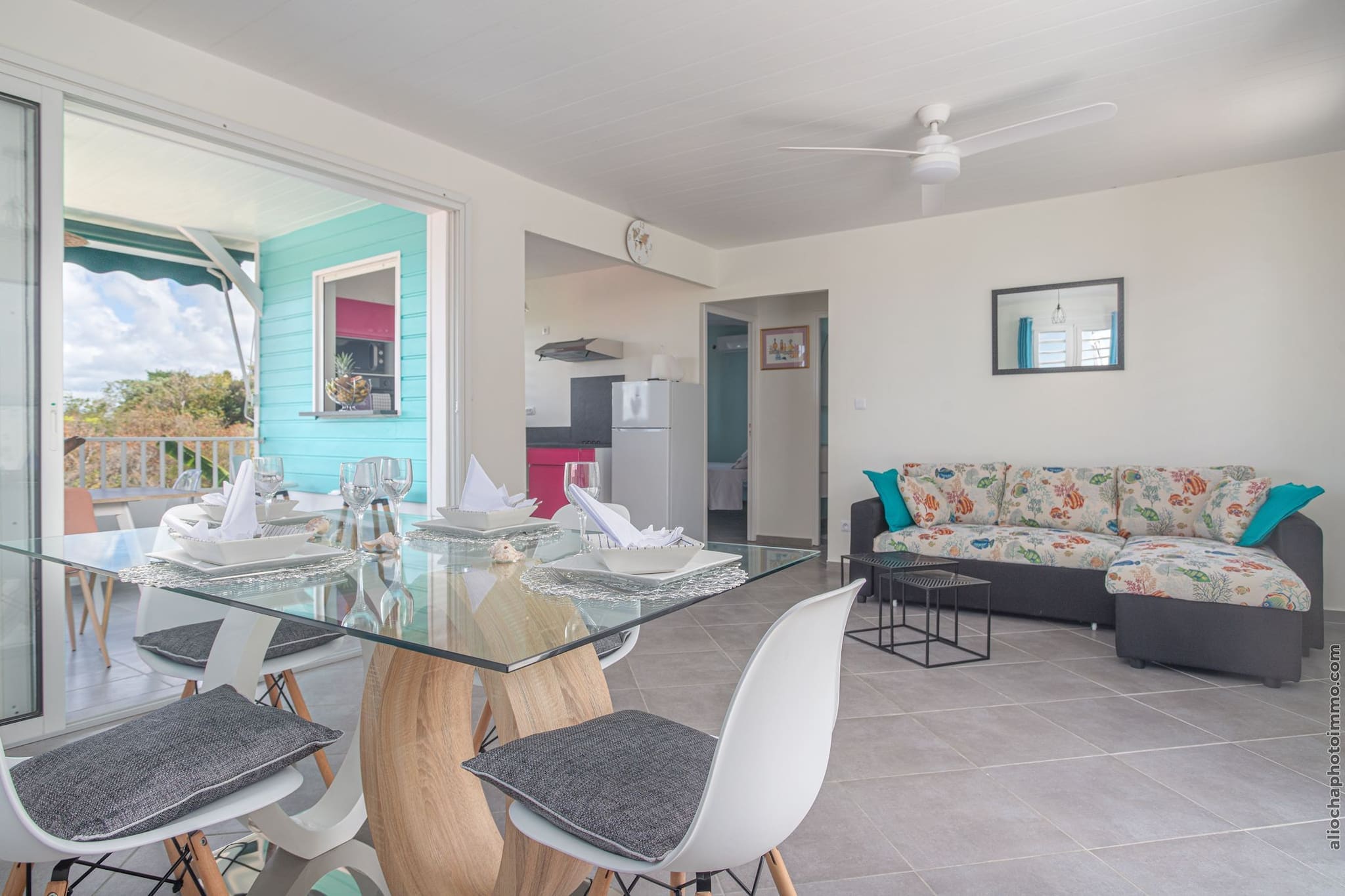 2 Bungalows avec 2 Piscines : Vue Mer (Bleu & Oge)-Eetkamer