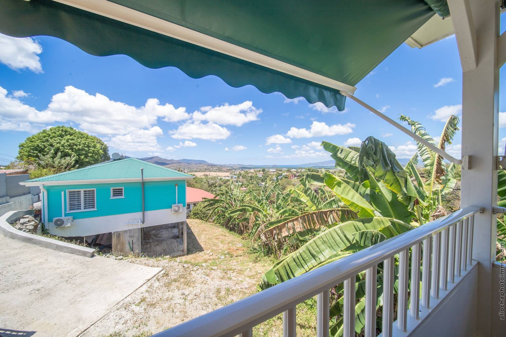 2 Bungalows avec 2 Piscines : Vue Mer (Bleu & Oge)-Uitzicht zomer