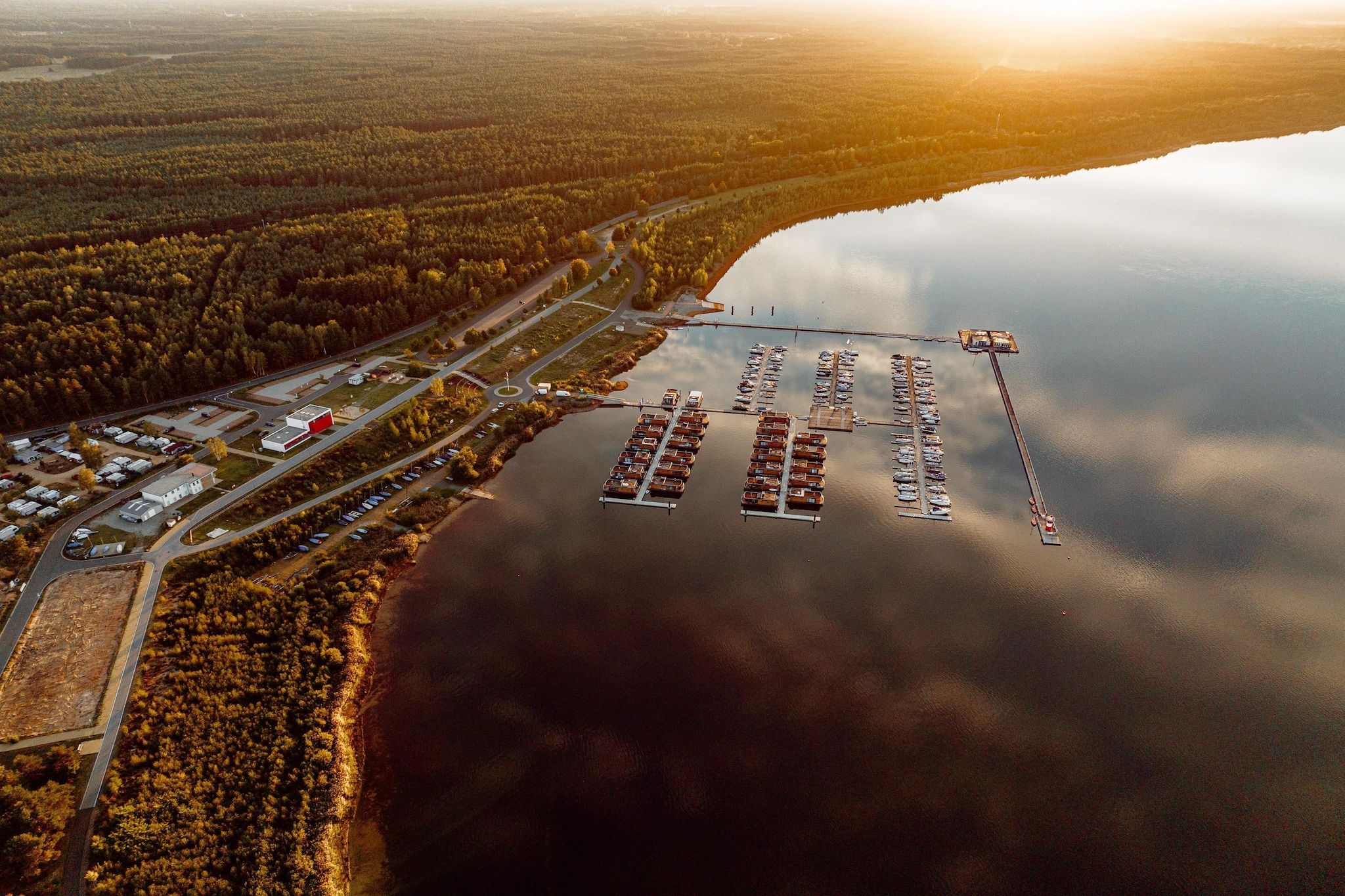 Hausboot am Bärwalder See-Gebiete Sommer 1 km
