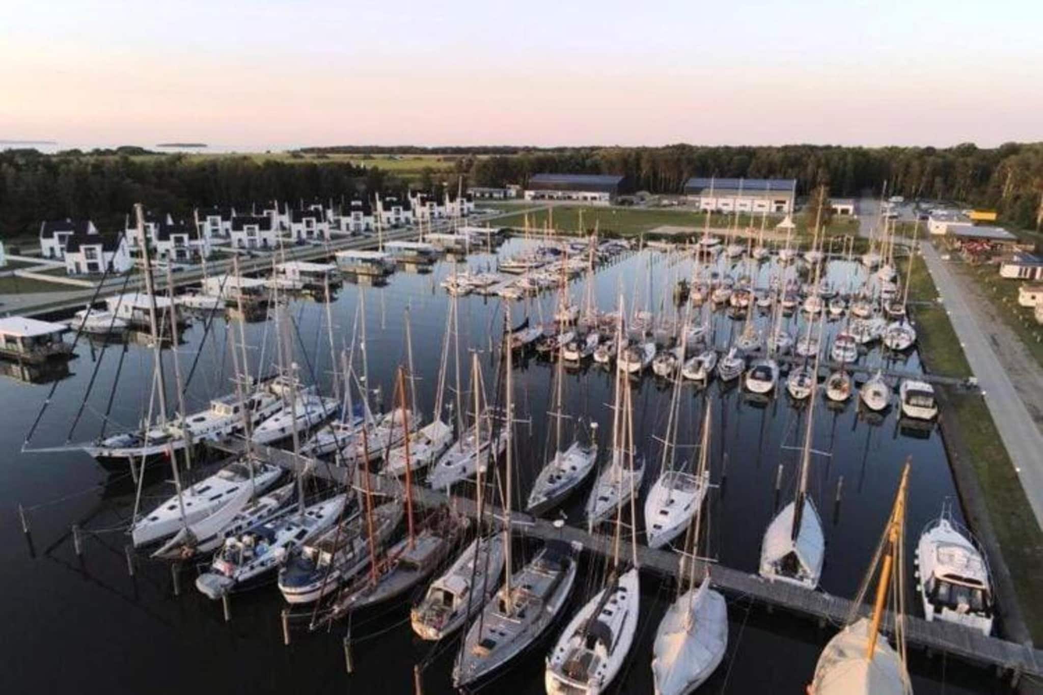 Hausboot in Peenemünde-Gebieden zomer 20km