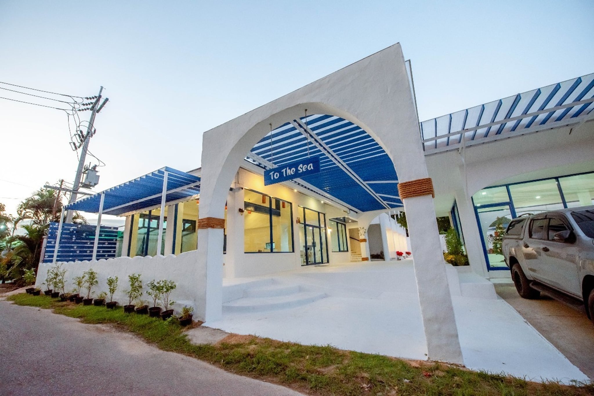 Deluxe Seaview Double | Luxury by the Shore