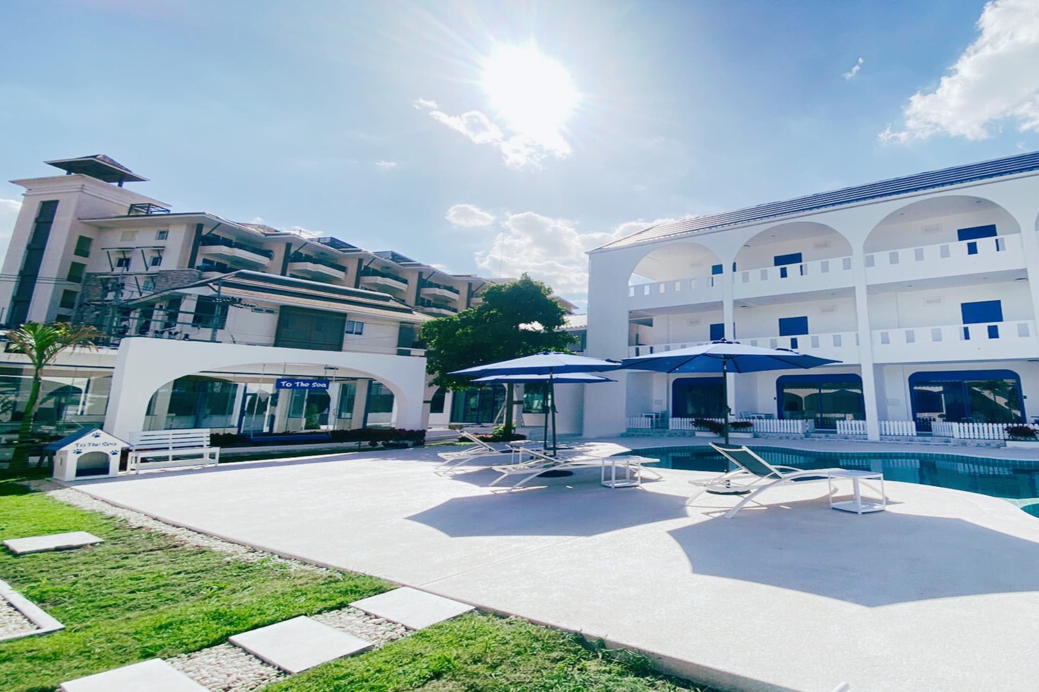 Deluxe Seaview Double | Luxury by the Shore