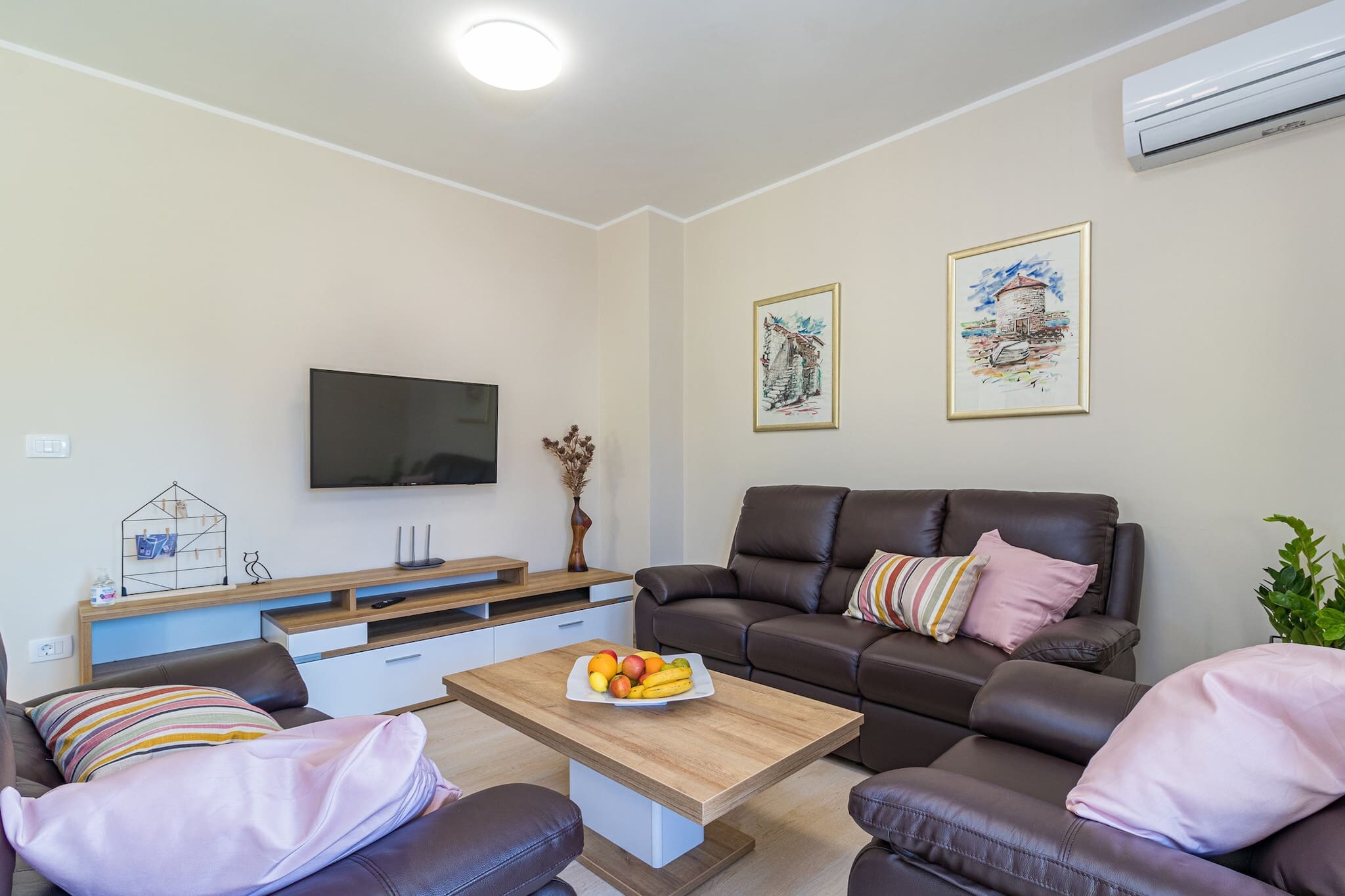 This spacious and modern three-bedroom apartment in Medulin offers a comfortable and convenient stay, perfect for families or groups. The apartment features three bathrooms (two of which are en suite), ensuring privacy and comfort for all guests. Accommodating up to six people, it includes two balconies, a fully equipped kitchen, and a washing machine, making it ideal for longer stays. Air conditioning and free Wi-Fi are provided throughout, along with free parking on-site. A baby cot is available for families traveling with little ones, and babies can stay free of charge.

The apartment is located just 500 meters from the popular Bijeca sandy beach, which is perfect for families with children. Guests will find a restaurant, grocery store, pharmacy, and bus stop within a 200-meter range, ensuring convenience during their stay. Medulin is known for its lively atmosphere in the summer, with a variety of hiking and biking routes to explore. For those seeking history and nature, the Archeological Park Vizula and National Park Brijuni are nearby, while the stunning Cape Kamenjak offers breathtaking views. Pula is only 10 km away, where you can visit the ancient Amphitheater and other Roman monuments.

The apartment is fully equipped with all the essentials for a relaxing and enjoyable stay, including a modern kitchen with all necessary appliances, and cozy living areas. Guests can unwind in the garden or on one of the two balconies, enjoying the peaceful surroundings. Whether you're looking for a family-friendly beach vacation or a relaxing retreat, this apartment offers the perfect home base in Medulin.