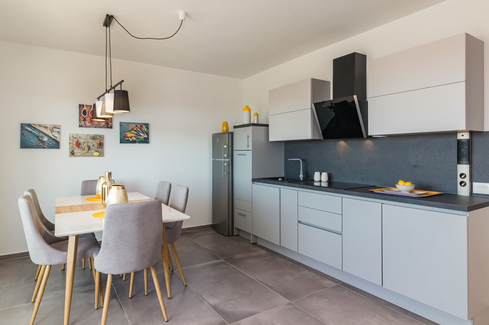 Furnished penthouse with sea view