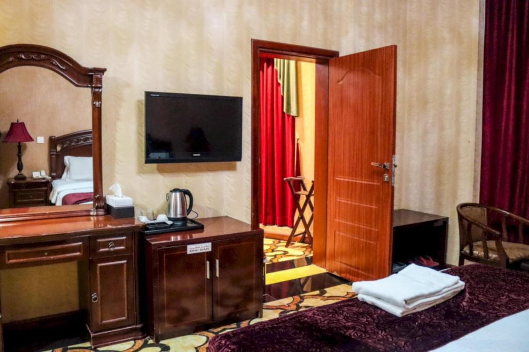 Ground floor: (bedroom(double king size bed, TV, seating area, air conditioning, telephone), bathroom(shower, toilet, bidet, hairdryer, Towels incl., shampoo, body soap))