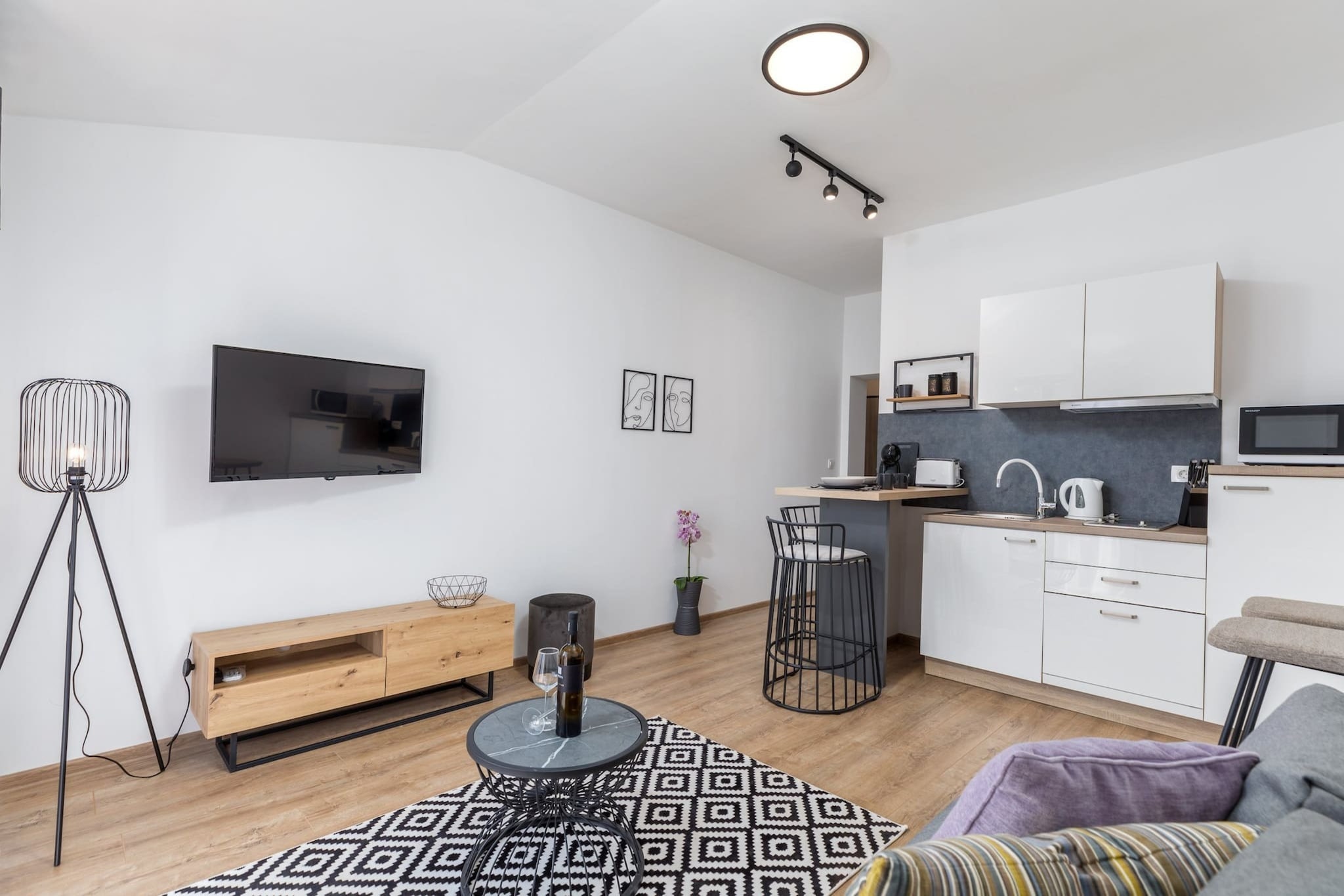 Marceta Apartment 4 - Pool and Big Garden-Woonkamer