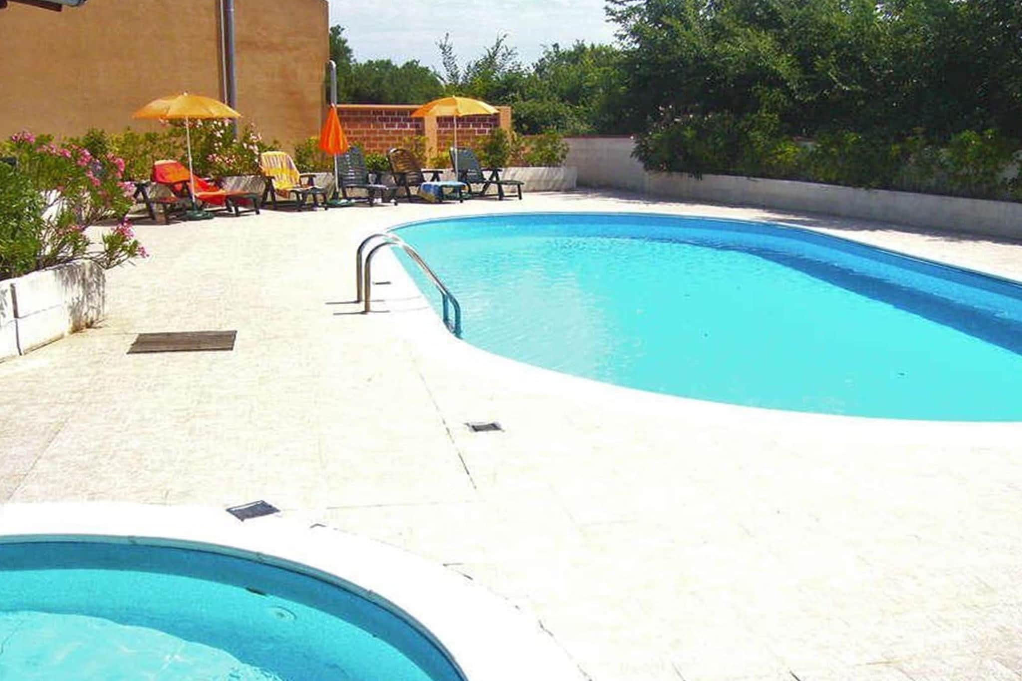 Apartment with Pool in Liznjan - Buneta-Zwembad