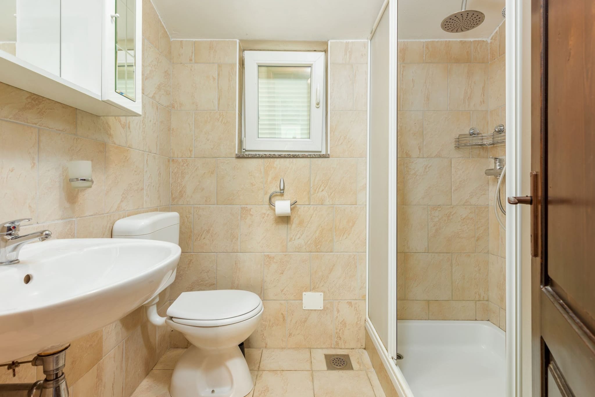 Apartment with Pool in Liznjan - Buneta-Badkamer