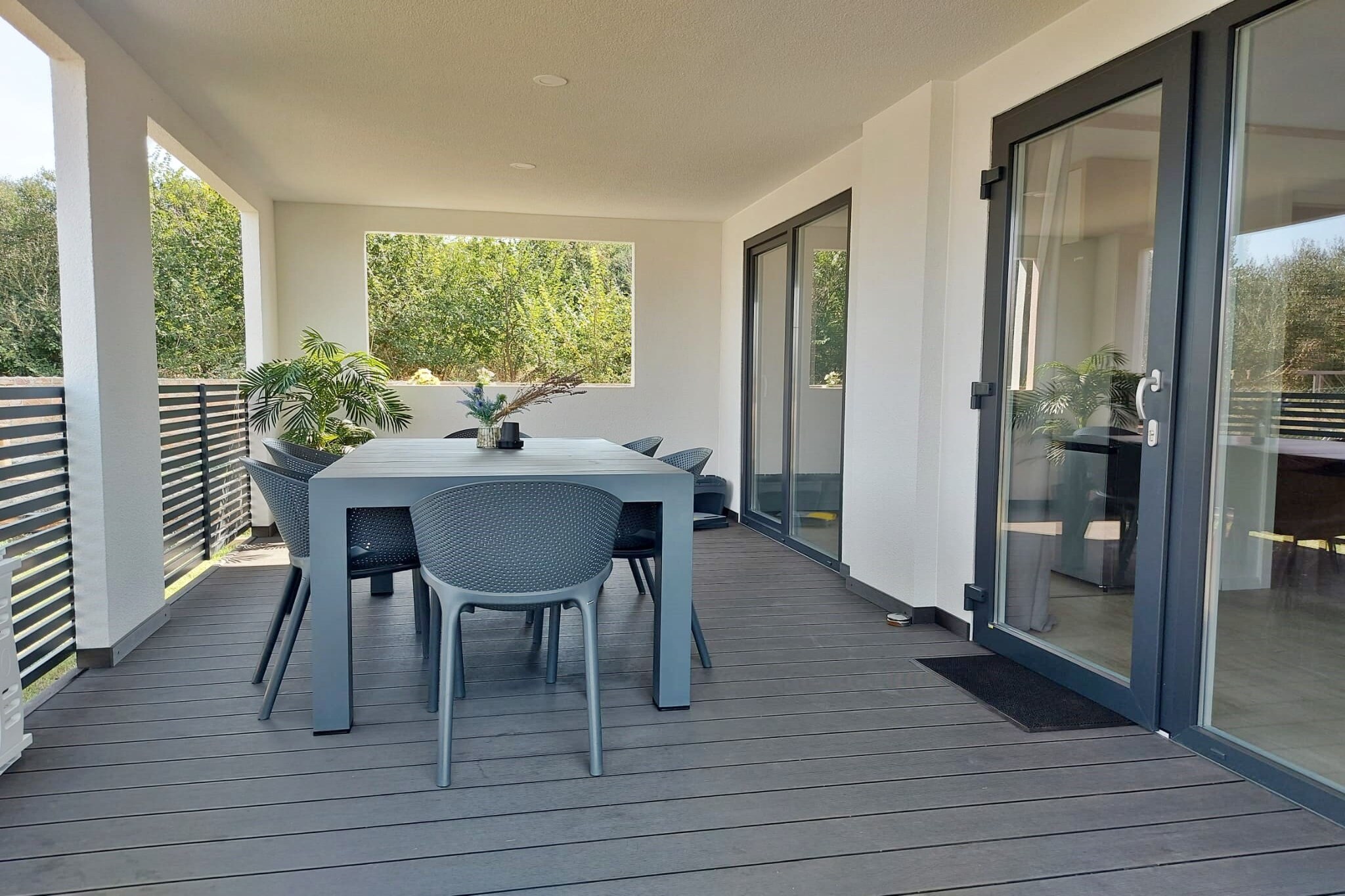 This charming two-bedroom house offers a comfortable and modern stay for up to four guests. With a spacious 54 mÂ² layout, it includes two cozy bedrooms, a fully equipped kitchen, a living area, and a bathroom. The house also features a private garden with outdoor furniture, perfect for relaxing outdoors. Guests can enjoy a private terrace, a barbecue area, and a washing machine for added convenience. Covered parking is available on-site, making it easy to explore the area.

Located in a family-friendly neighborhood, the property is conveniently situated in the center of Pula, just 350 meters from the nearest bus station. The Pula City Mall is 1 km away, while the renowned Pepperoncino restaurant is only 2 km from the house. For beach lovers, Zlatne Stijene Beach is a short 4 km away. The city center, rich in history and culture, is just 3 km away, and Pula Airport is 10 km from the property, providing easy access for travelers.

The house is equipped with modern amenities to ensure a comfortable stay, including air conditioning, Wi-Fi, satellite TV, and a safe. The independent kitchen features a variety of appliances, including a refrigerator, microwave, freezer, dishwasher, and coffee machine. Additionally, the kitchen is fully stocked with utensils, plates, and kitchenware, making it ideal for preparing meals during your stay.