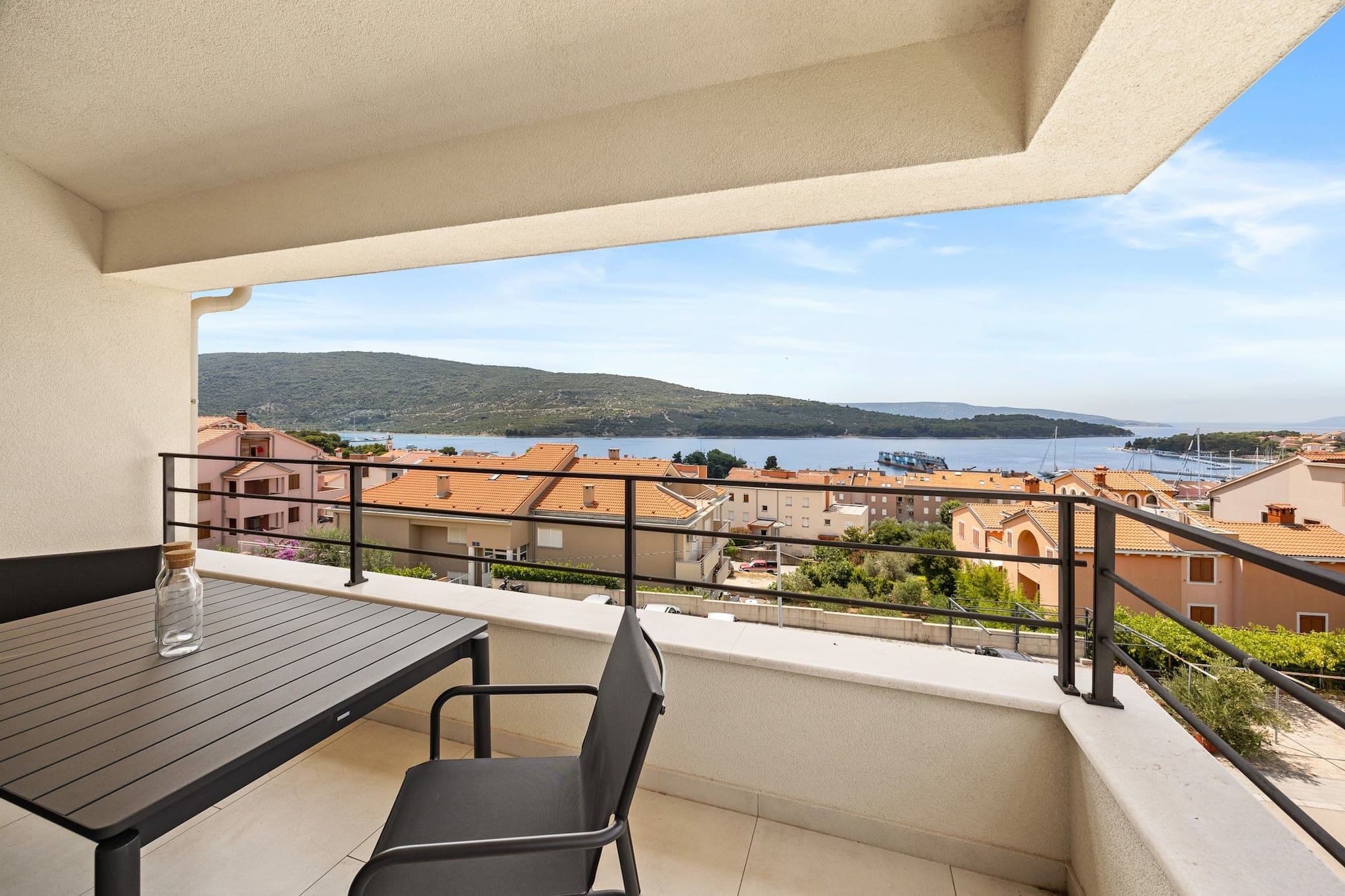 Enchanting Summer Apartment-Terrace balcony