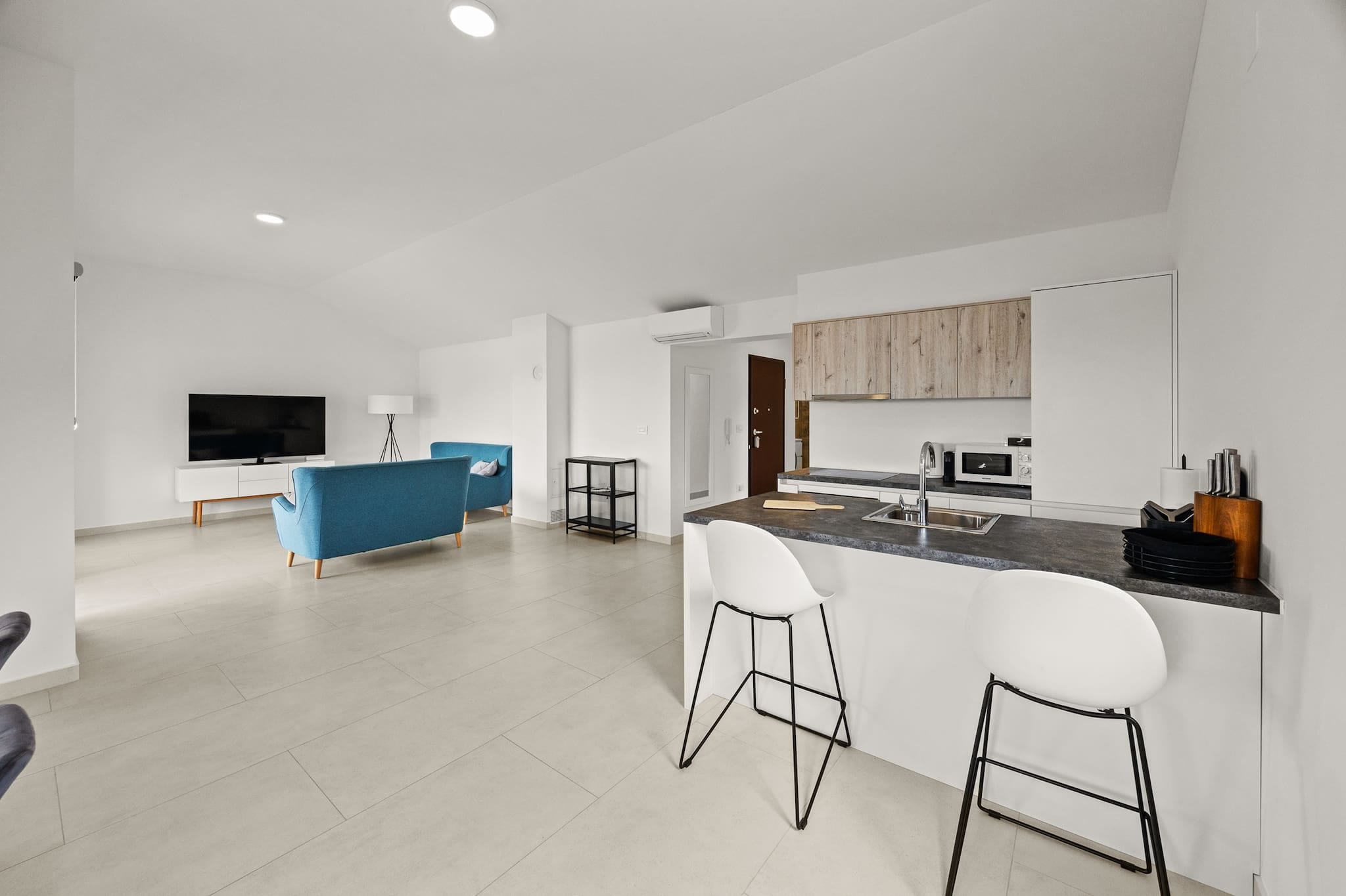 Enchanting Summer Apartment-Kitchen